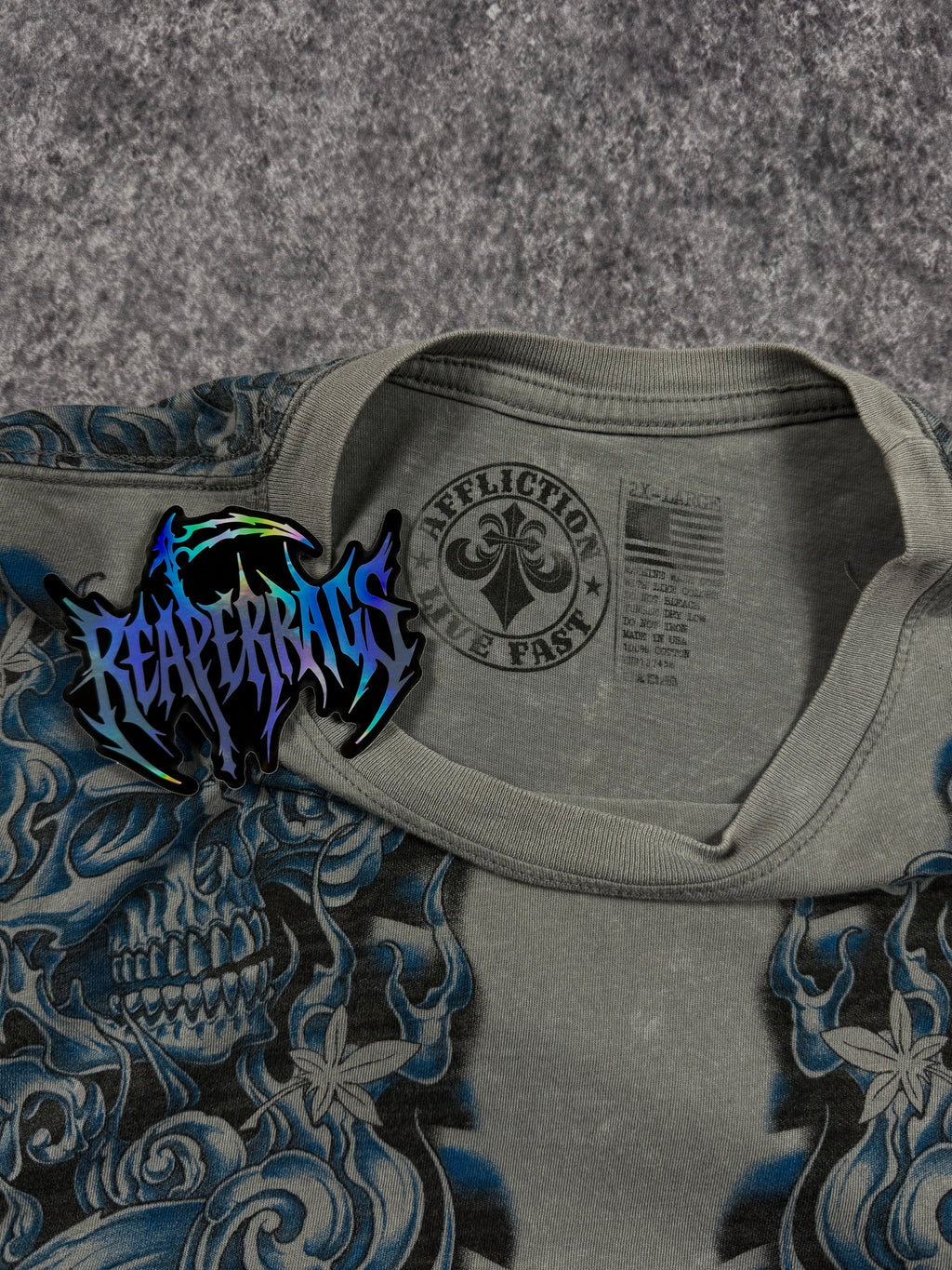 (rare) 2000s affliction long sleeve shirt (XL)