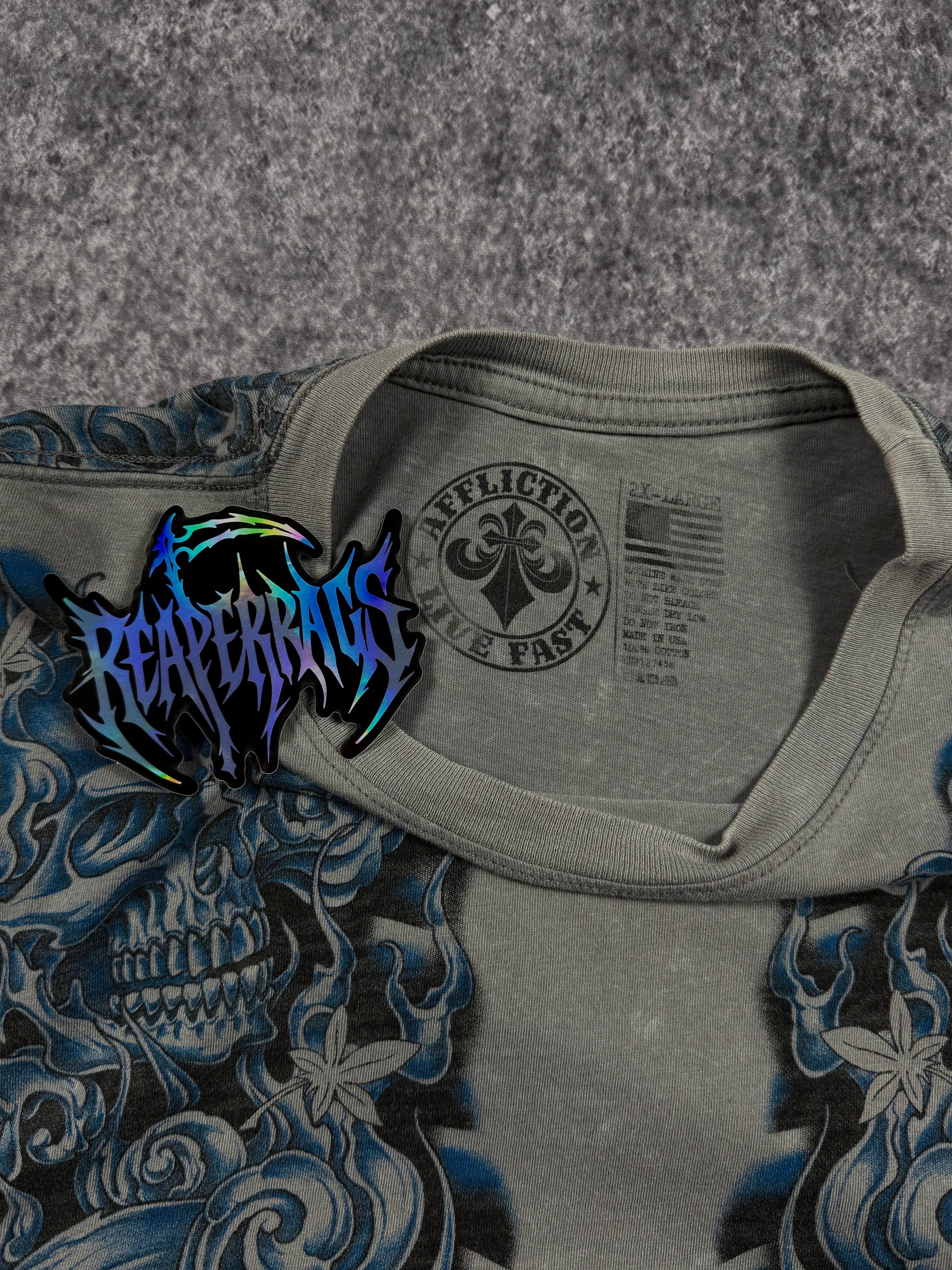 (rare) 2000s affliction long sleeve shirt (XL)