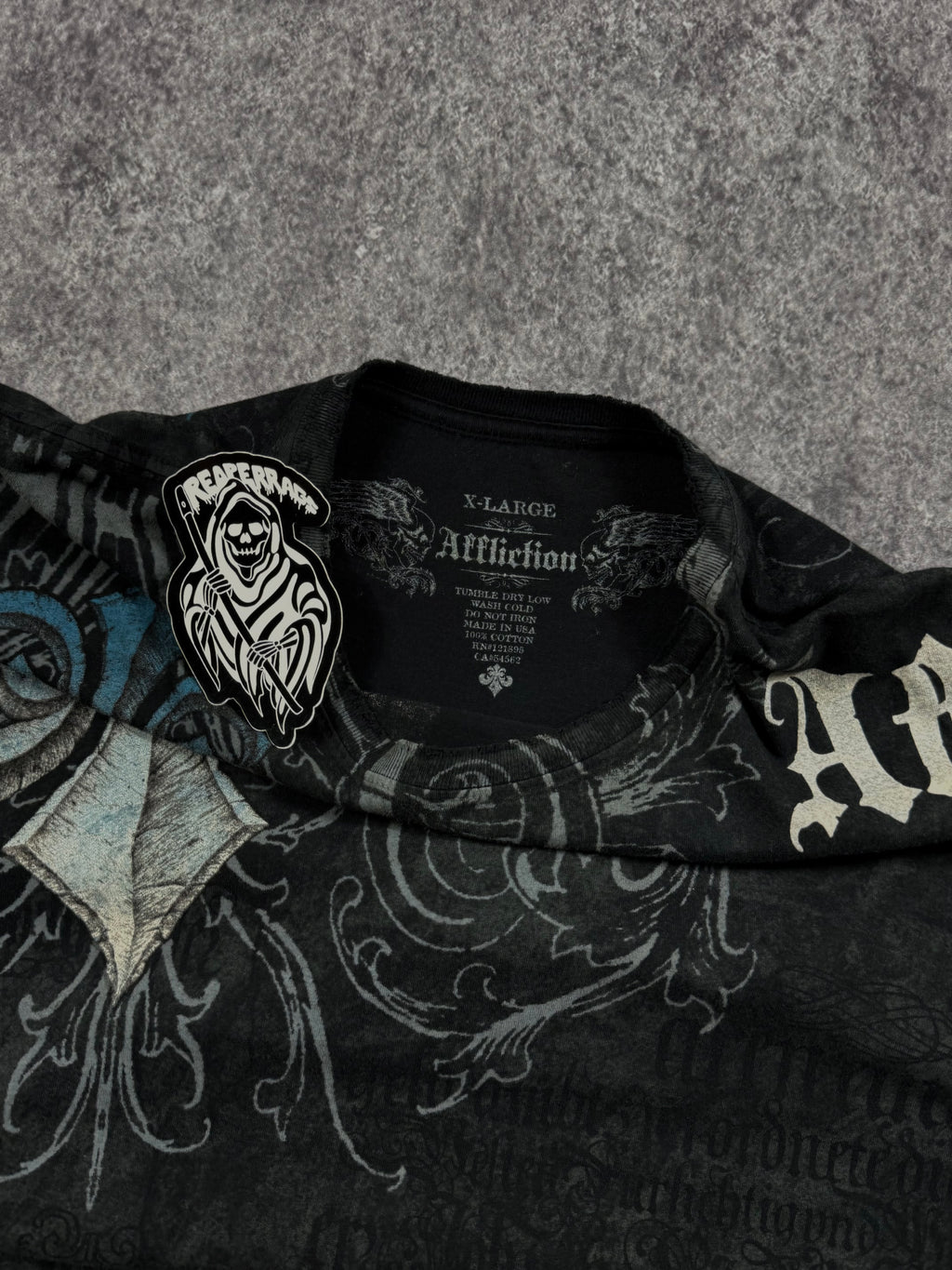(rare) 2000s affliction shirt (XL)
