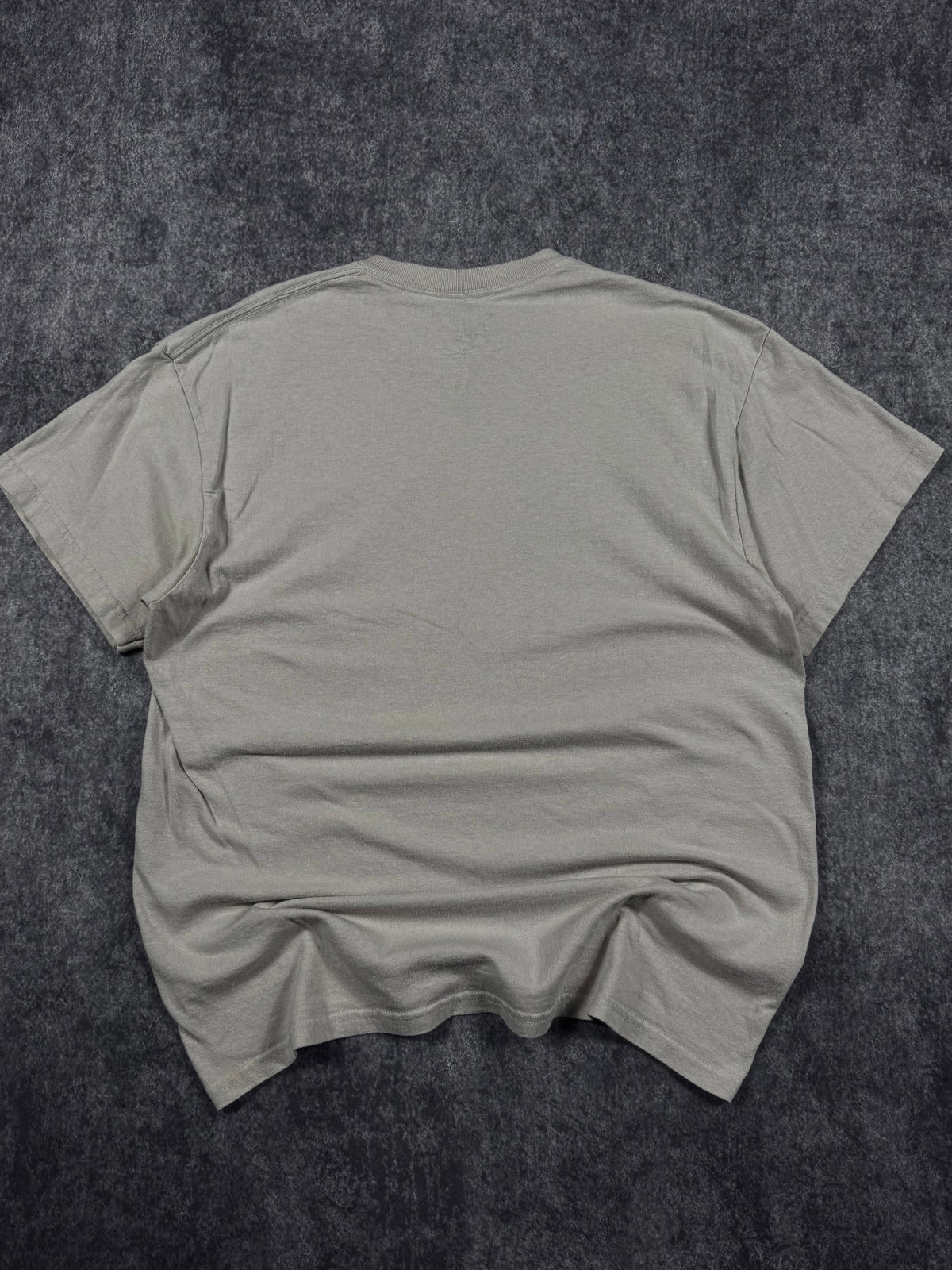(rare) 2000s tapout shirt (L)