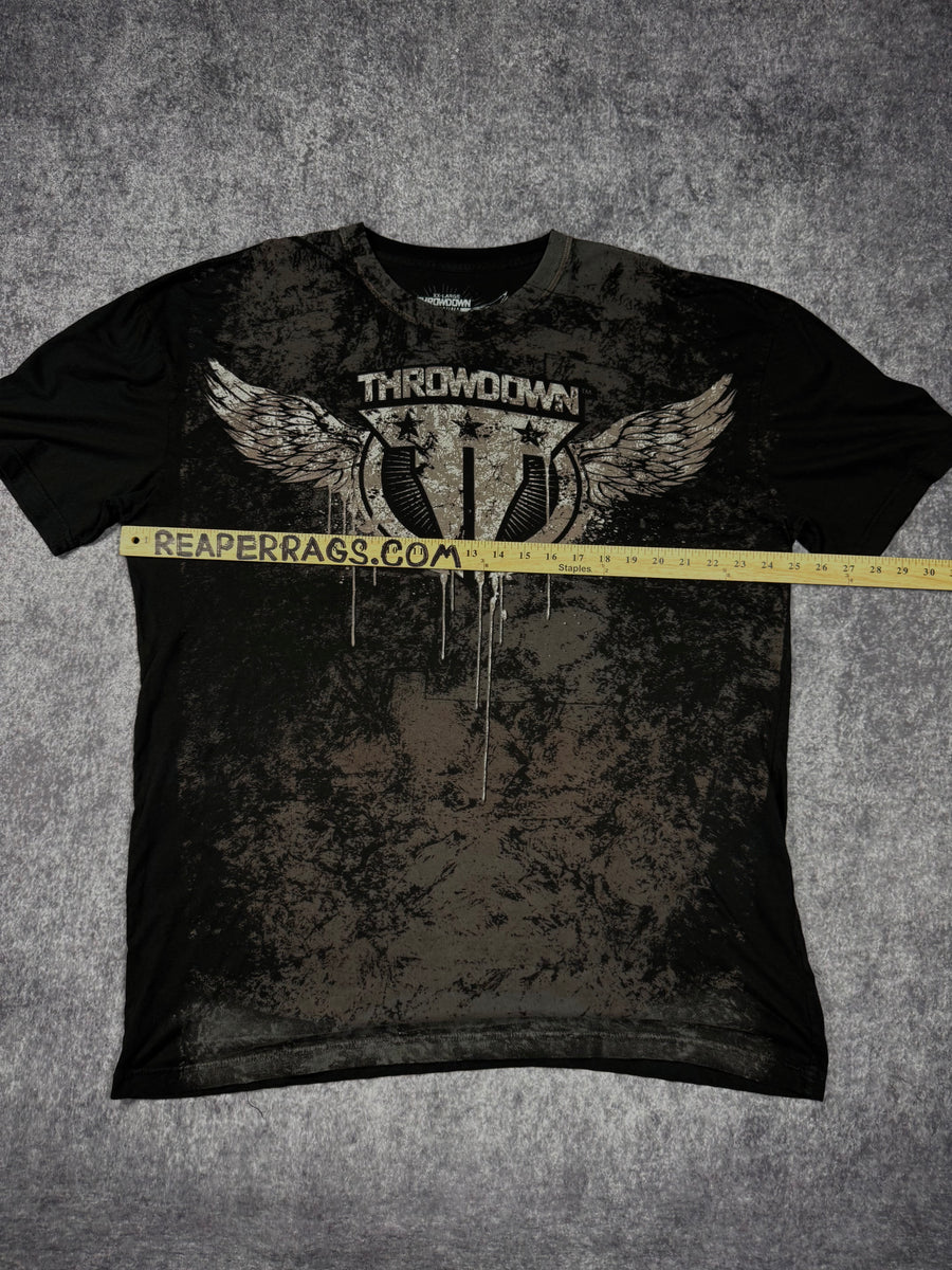 (rare) 2000s throwdown shirt (XXL)
