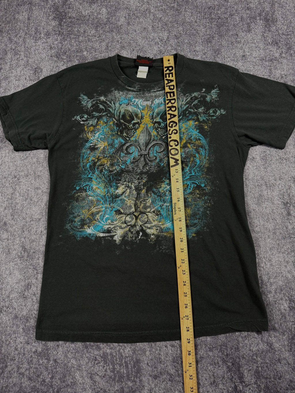 (rare) 2000s miami ink shirt (M)