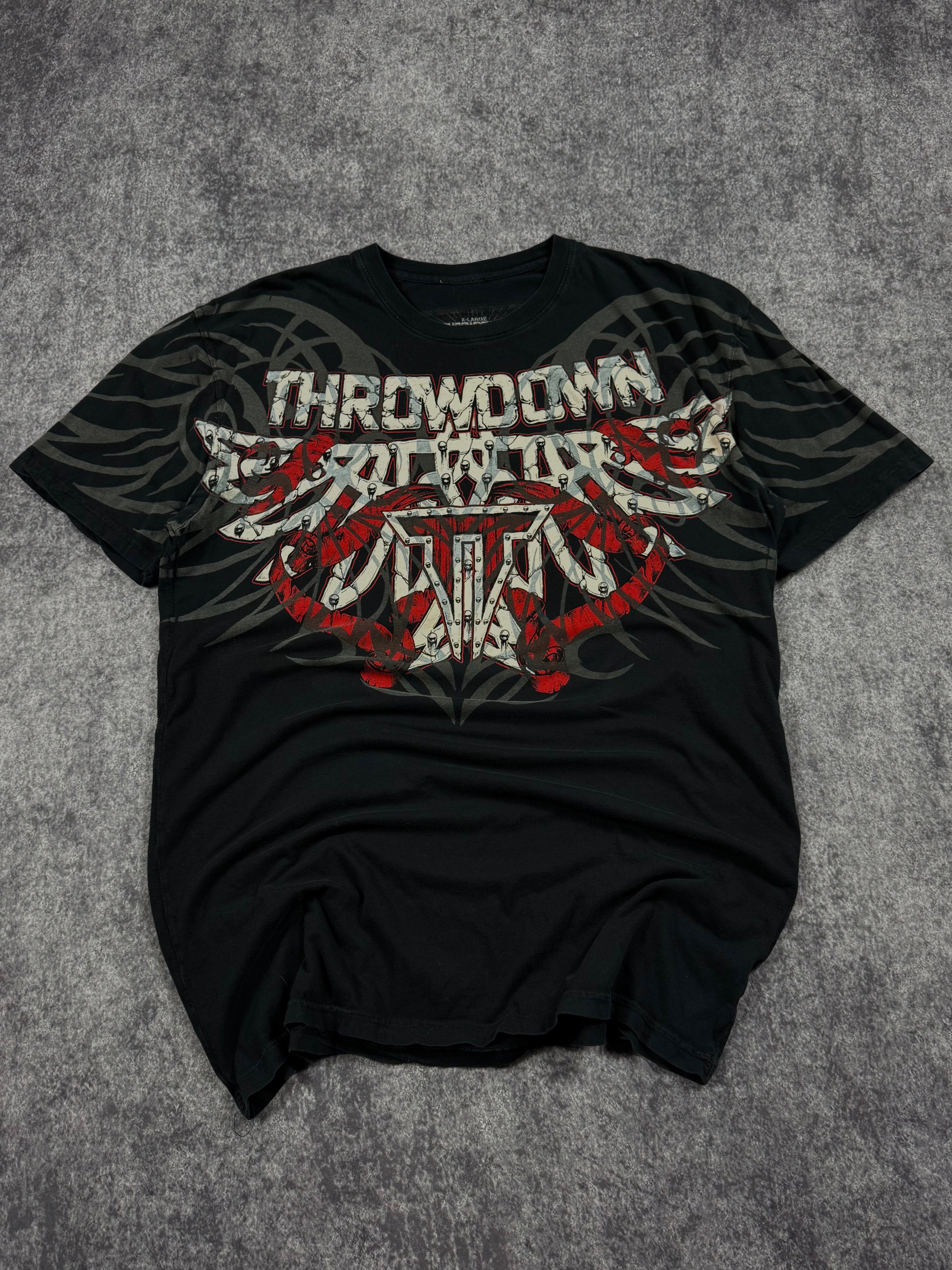 (rare) 2000s throwdown shirt (L)