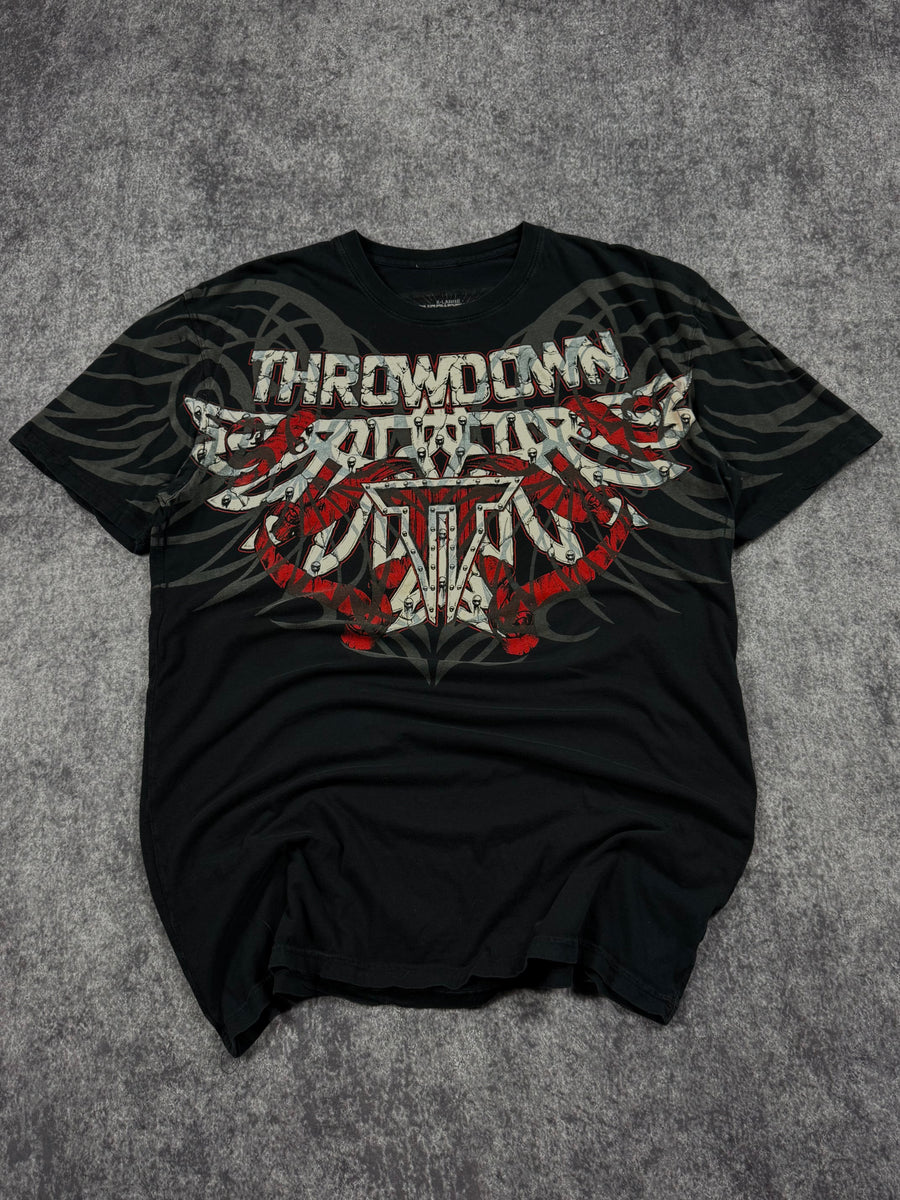 (rare) 2000s throwdown shirt (L)