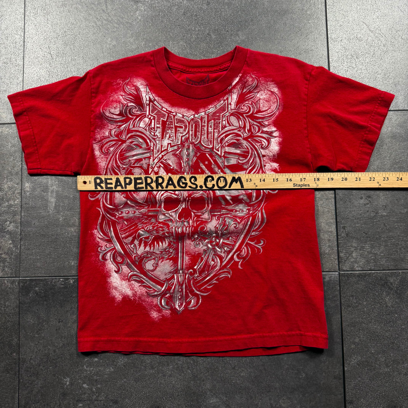 (rare) 2000s Tapout Shirt (S)