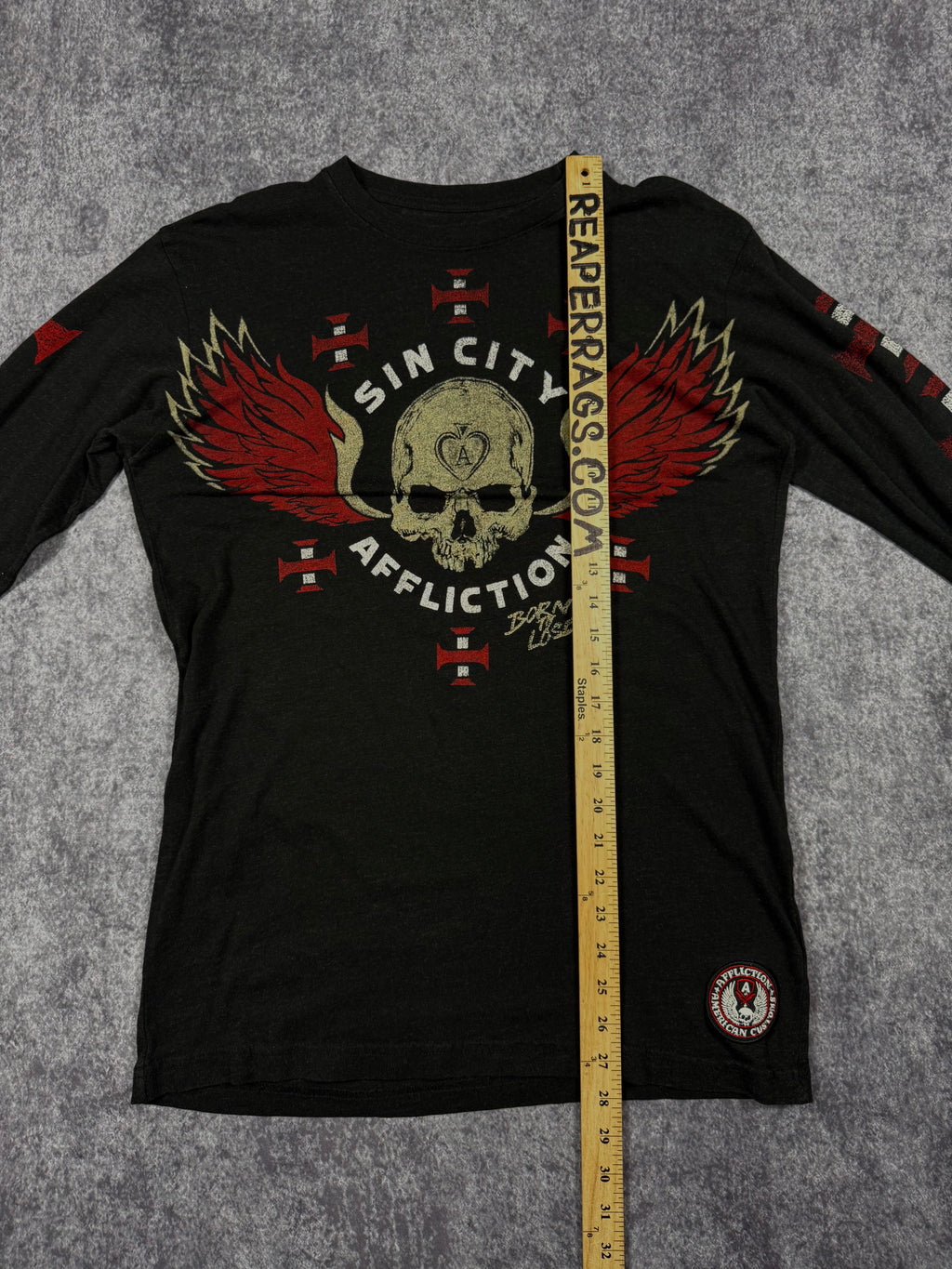 2000s affliction long sleeve shirt (M)