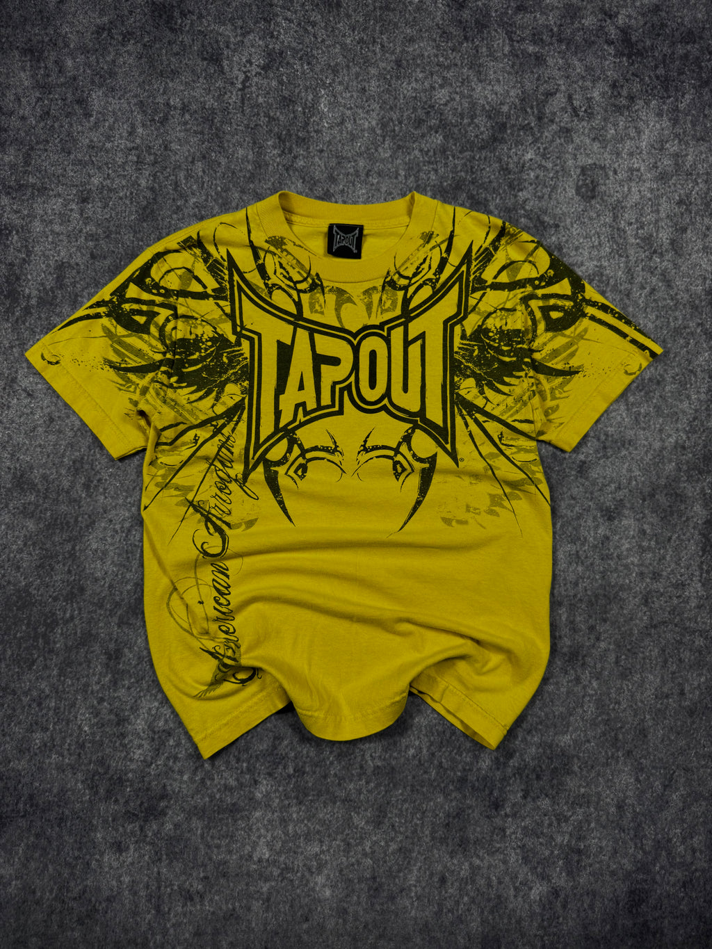 (rare) 2000s tapout shirt (S)