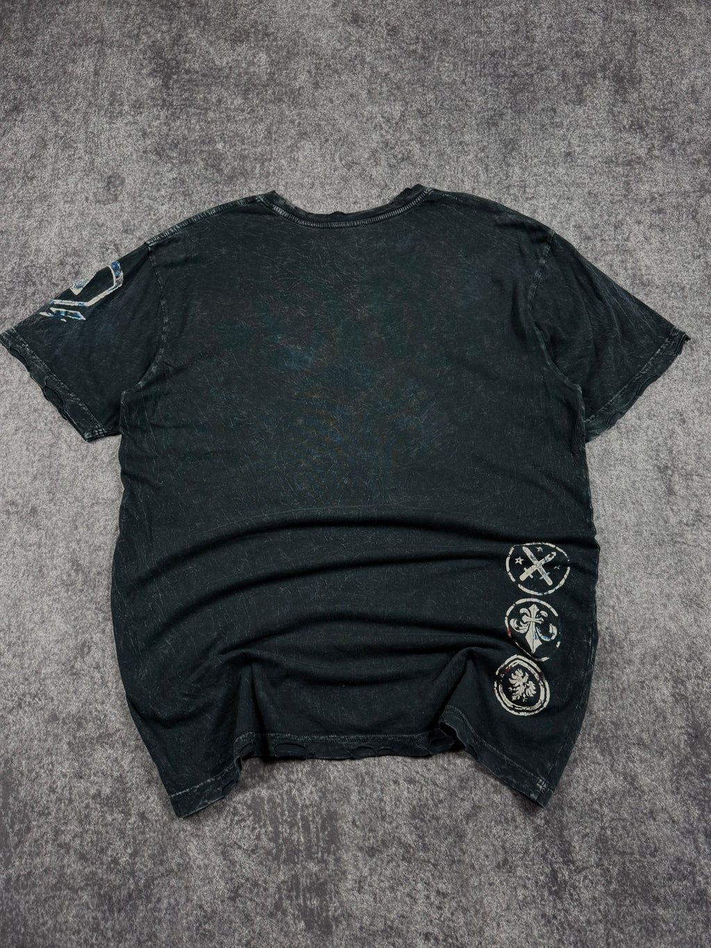 2000s affliction shirt (L)