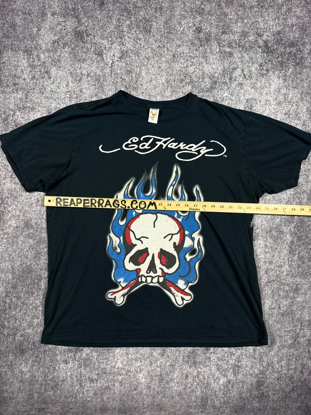 (RARE) 2000S ED HARDY SHIRT (XL)