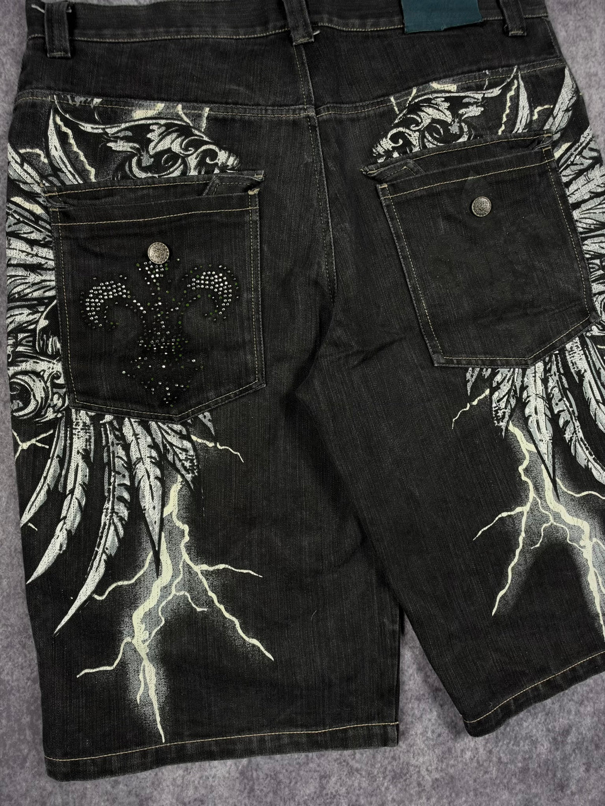 (GRAIL) 2000s RHINESTONE RAW BLUE JORTS (40)