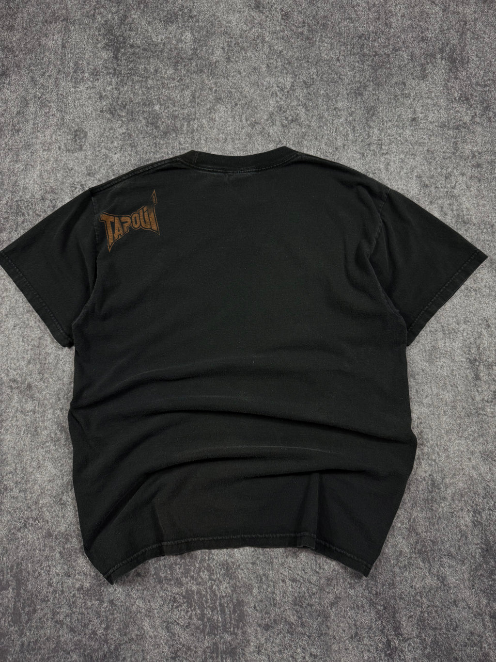 (rare) 2000s tapout shirt (L)