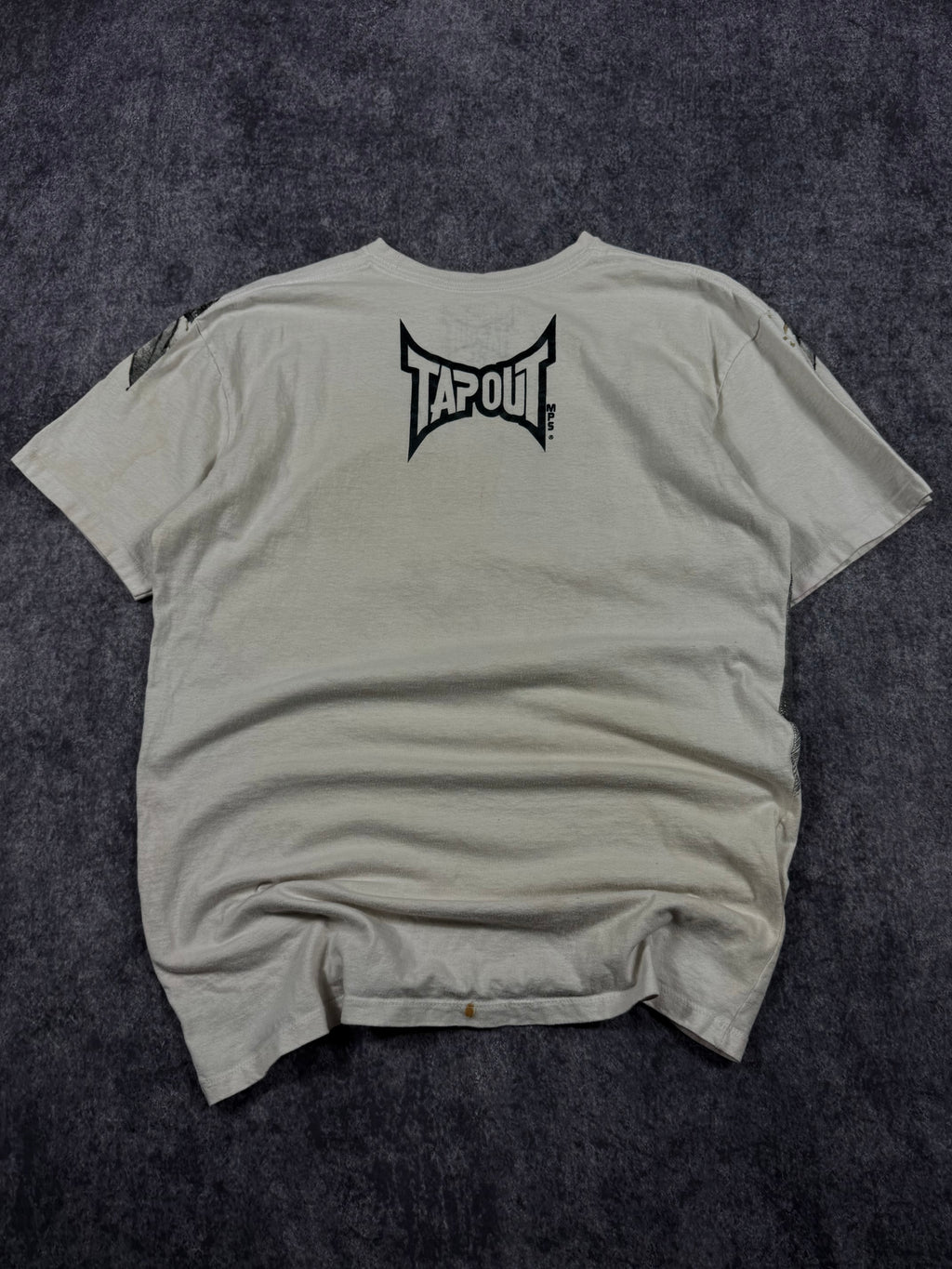 2000s tapout shirt (L)