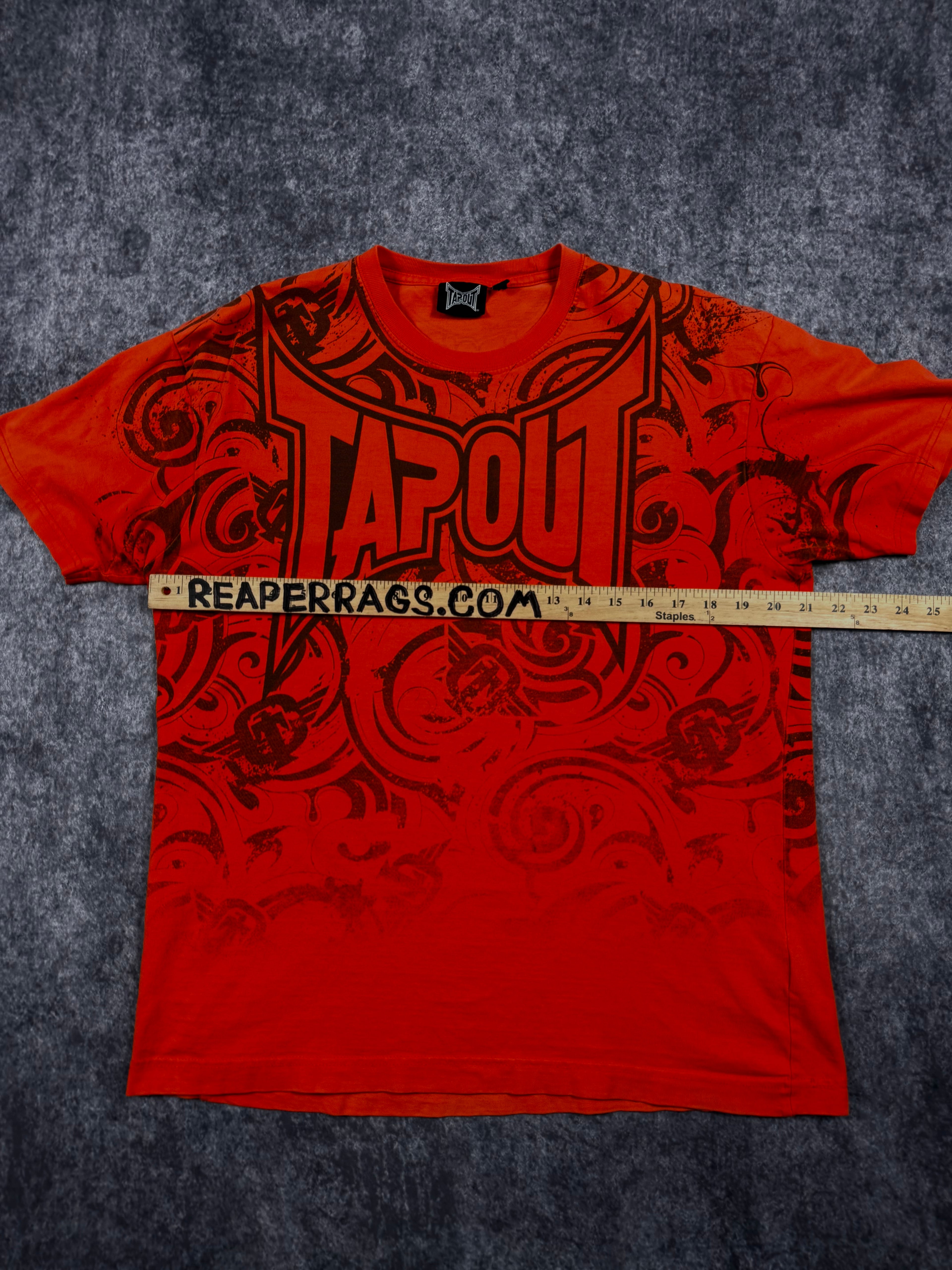 (rare) 2000s tapout shirt (L)