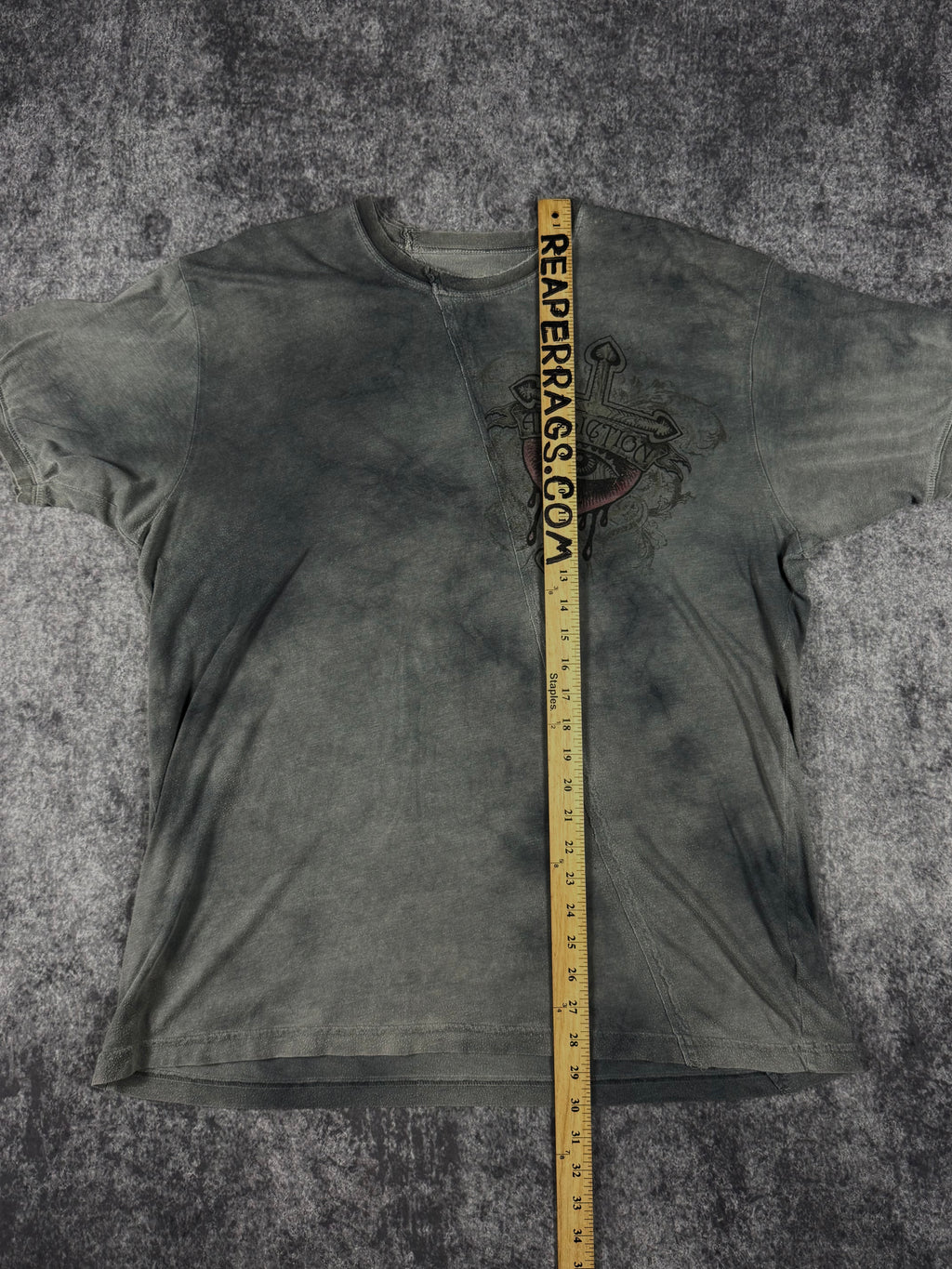 (rare) 2000s affliction shirt (L)