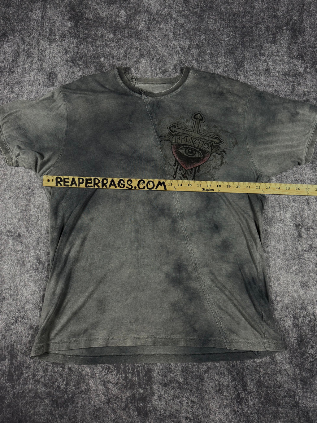 (rare) 2000s affliction shirt (L)