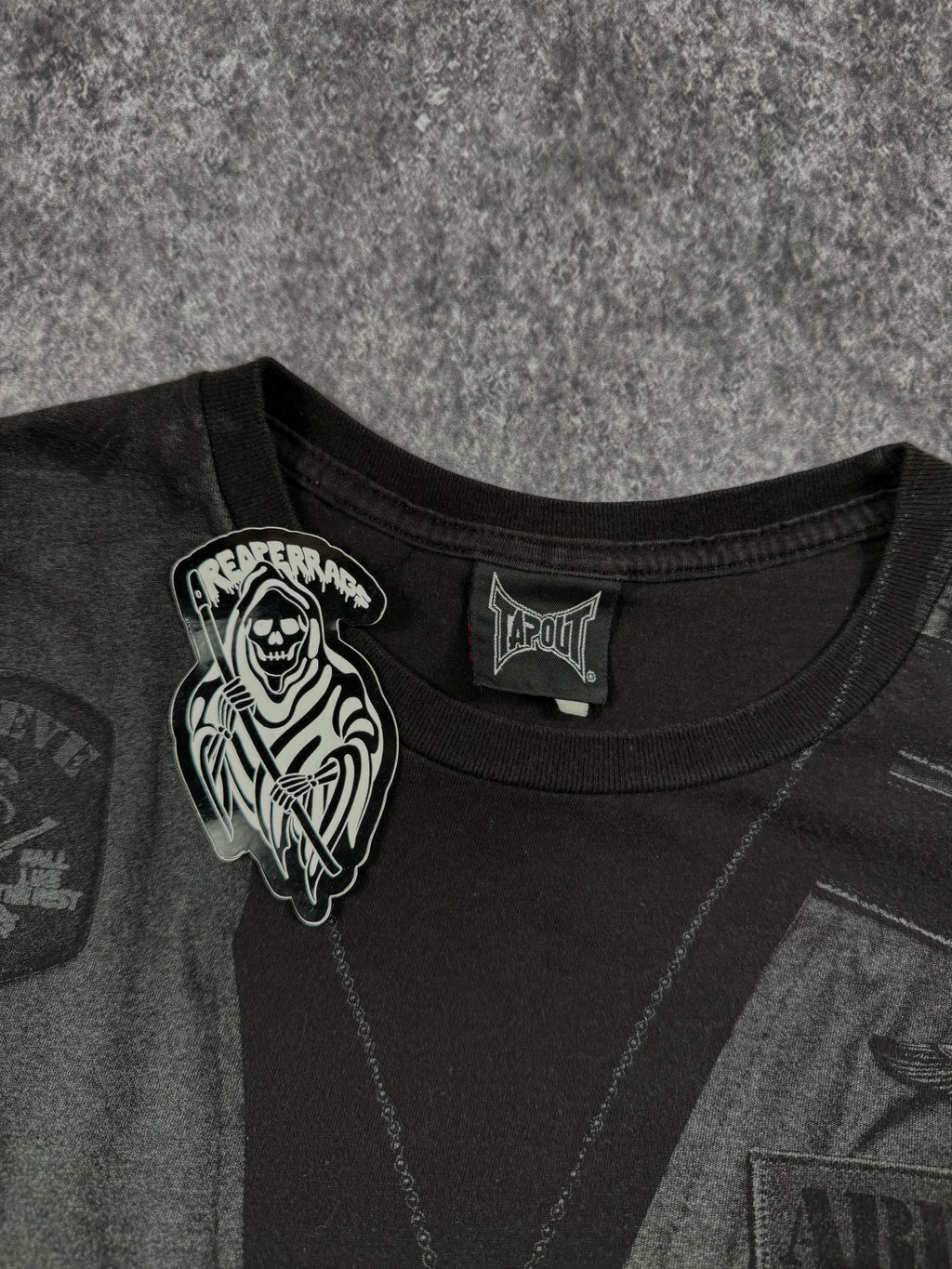 2000s tapout shirt (L)