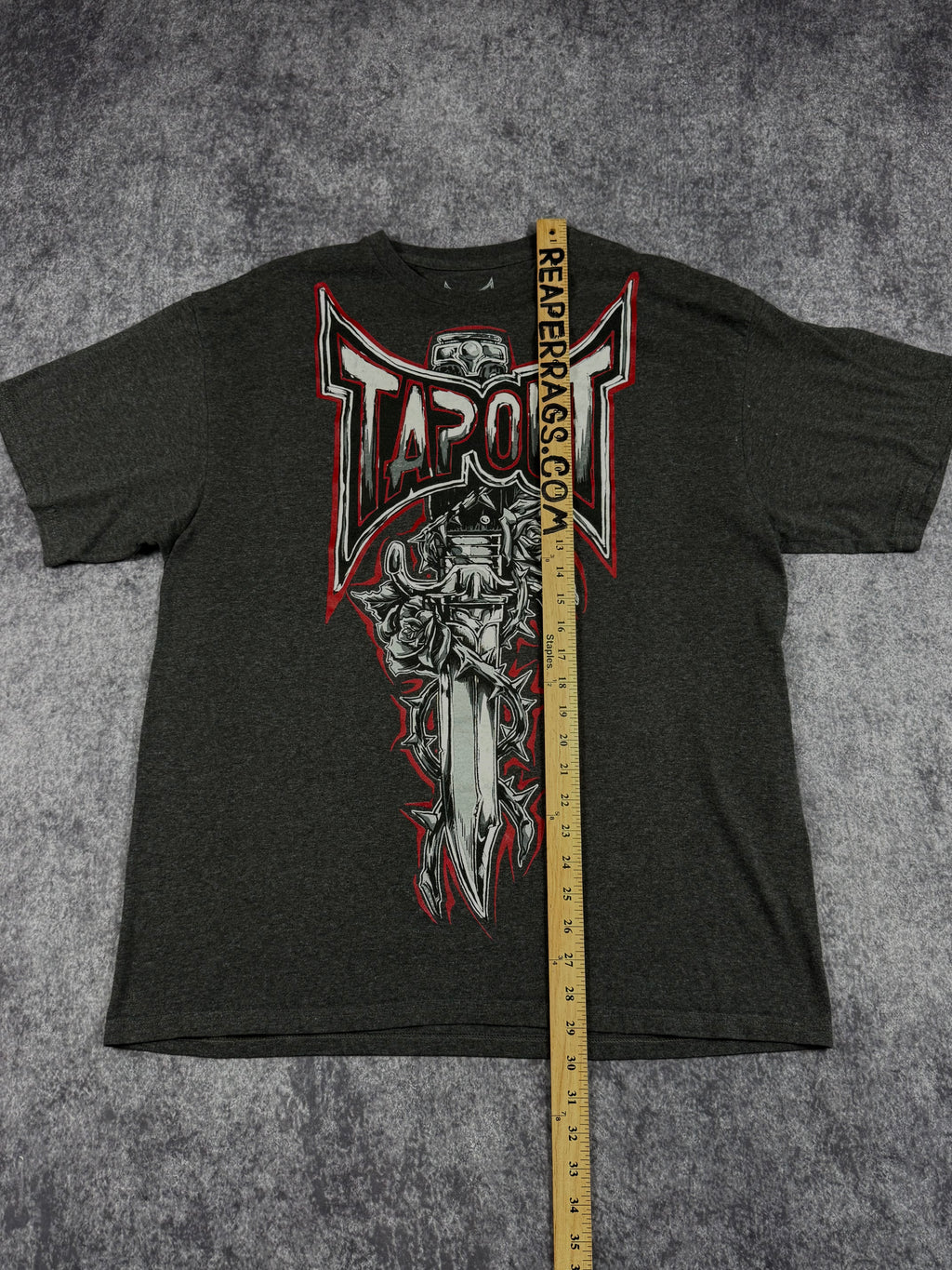 (rare) 2000s tapout shirt (L)