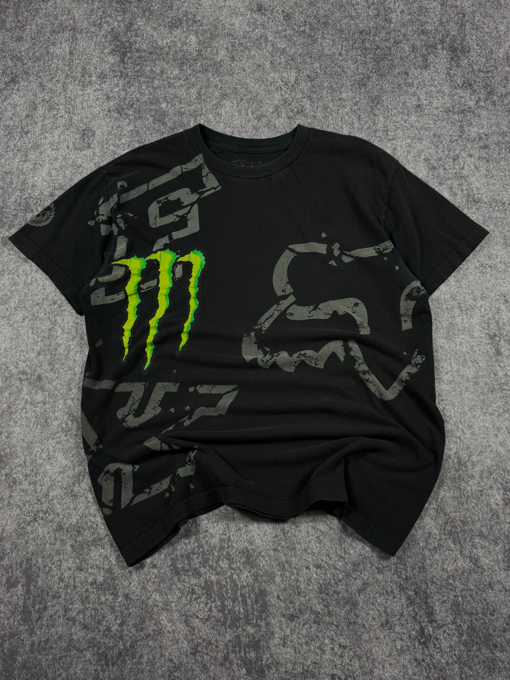 (rare) 2000s monster energy x fox racing shirt (L)