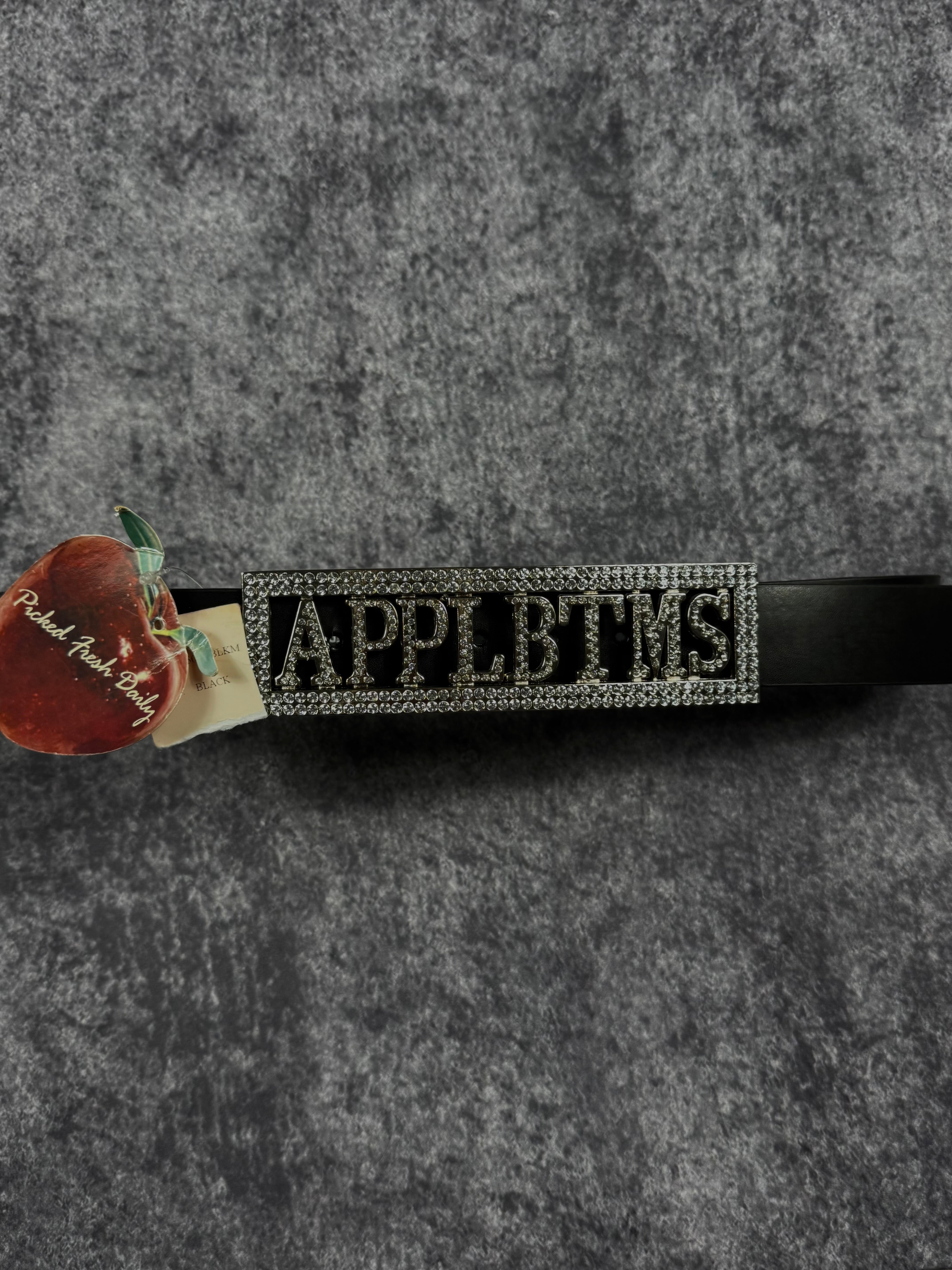 (rare) deadstock 2000s apple bottoms rhinestone belt (belt included)