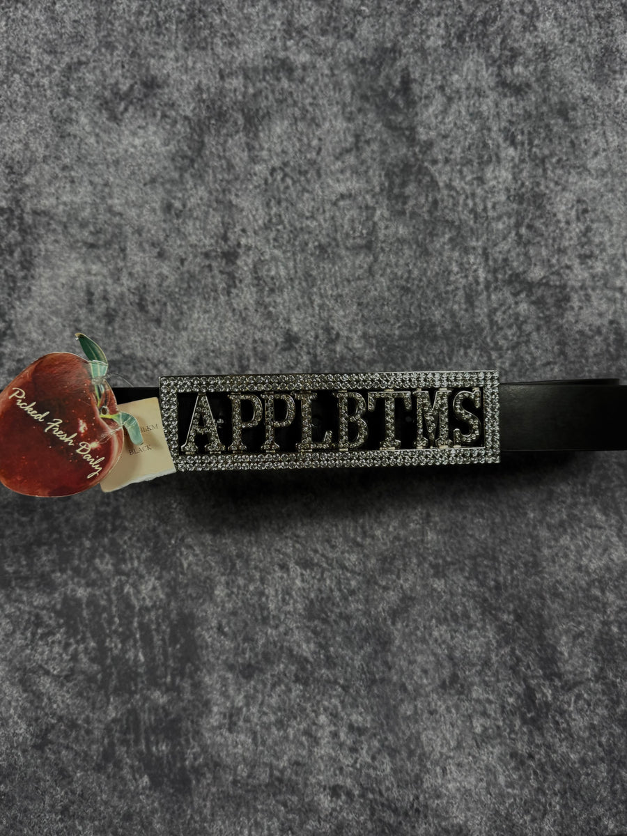 (rare) deadstock 2000s apple bottoms rhinestone belt (belt included)