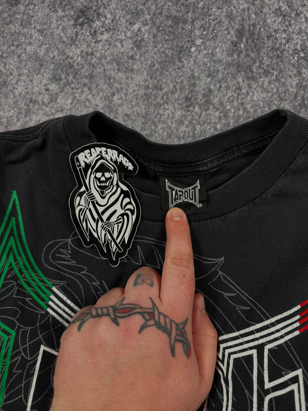 2000s tapout shirt (S)