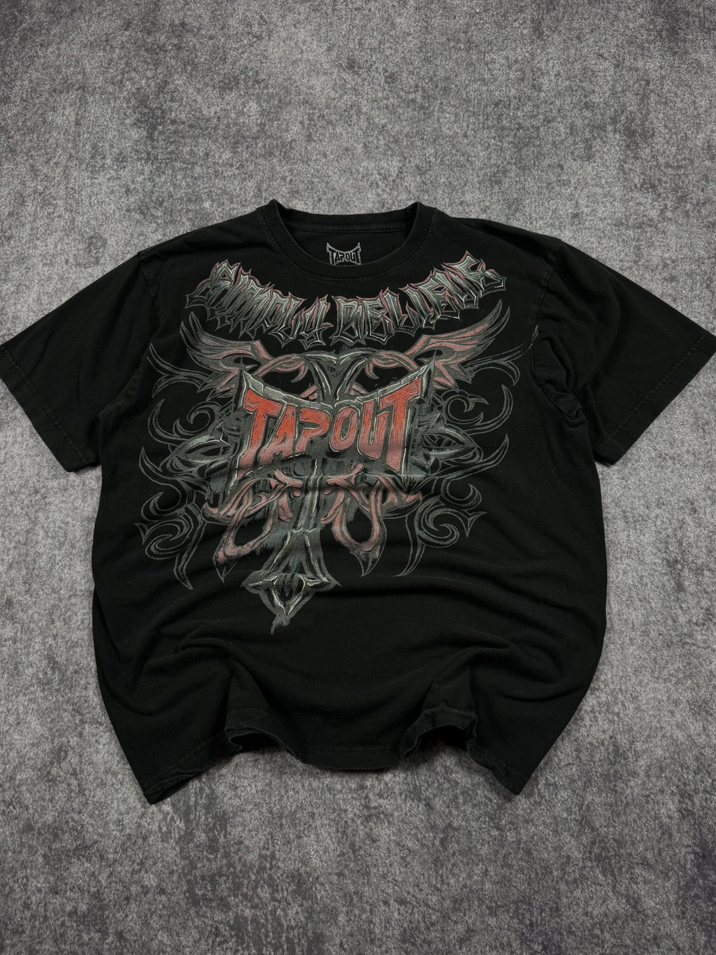 (rare) 2000s tapout shirt (L)