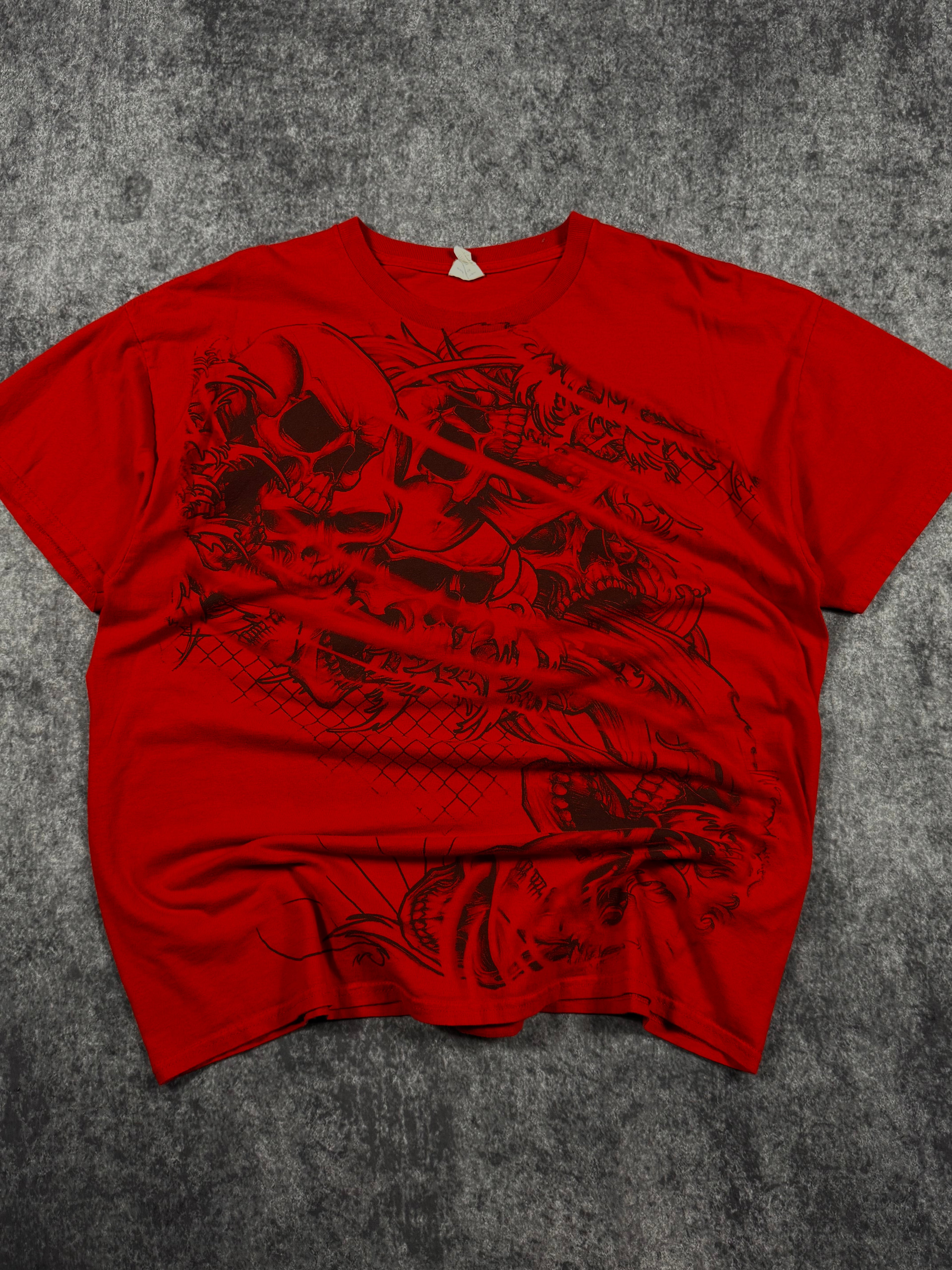 (rare) 2000s skull shirt (XL)