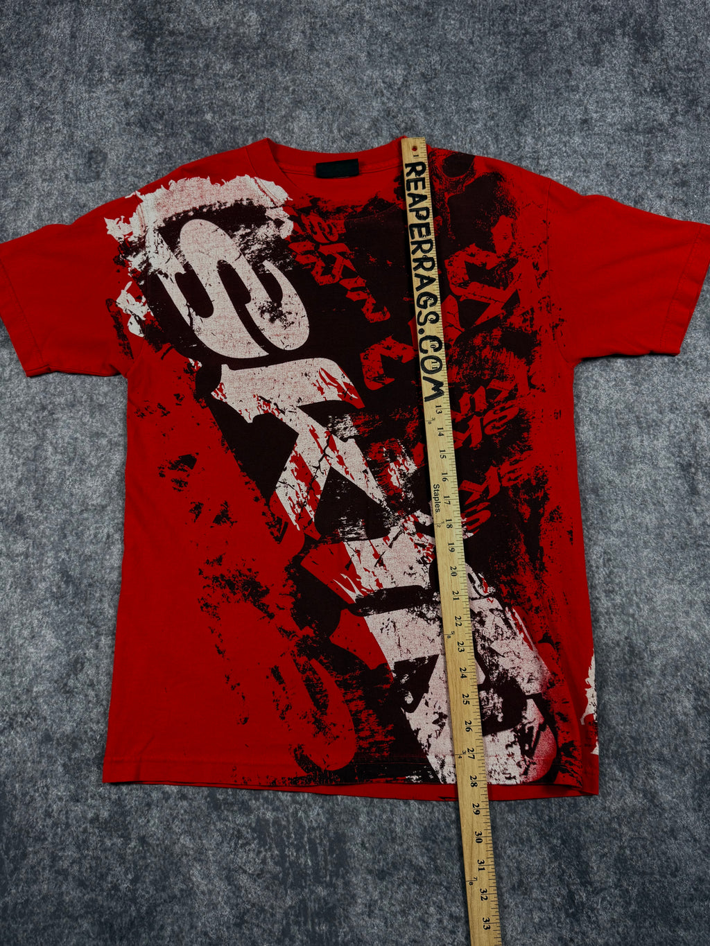 (rare) 2000s skin industries shirt (S)
