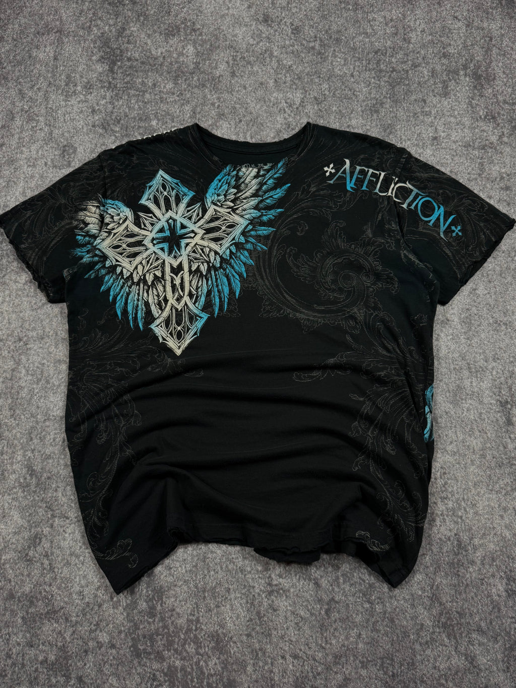 (rare) 2000s affliction shirt (L)
