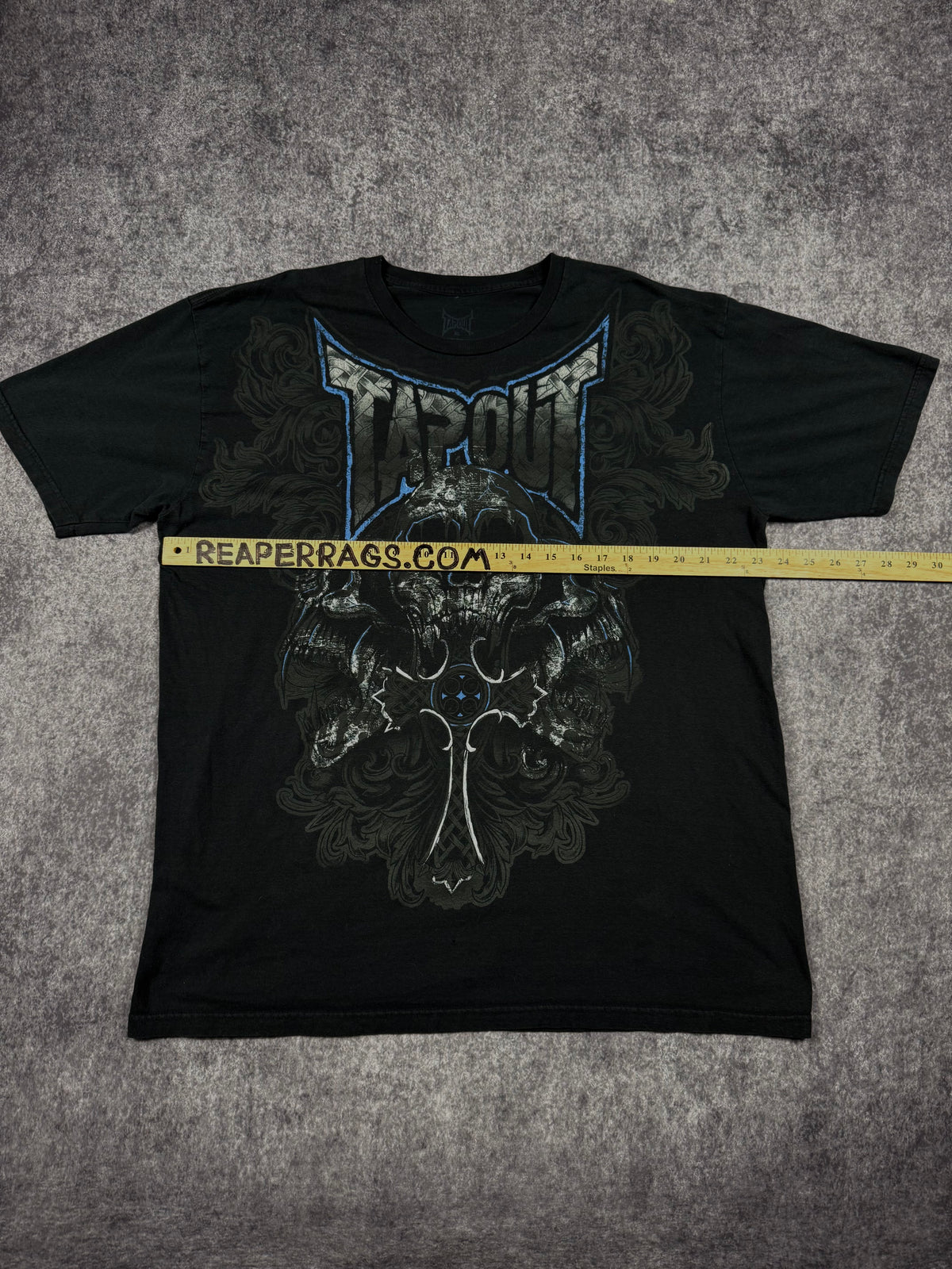 (rare) 2000s tapout shirt (XL)