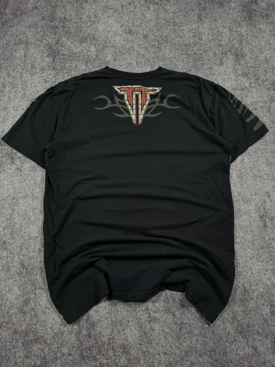 (rare) 2000s throwdown shirt (L)