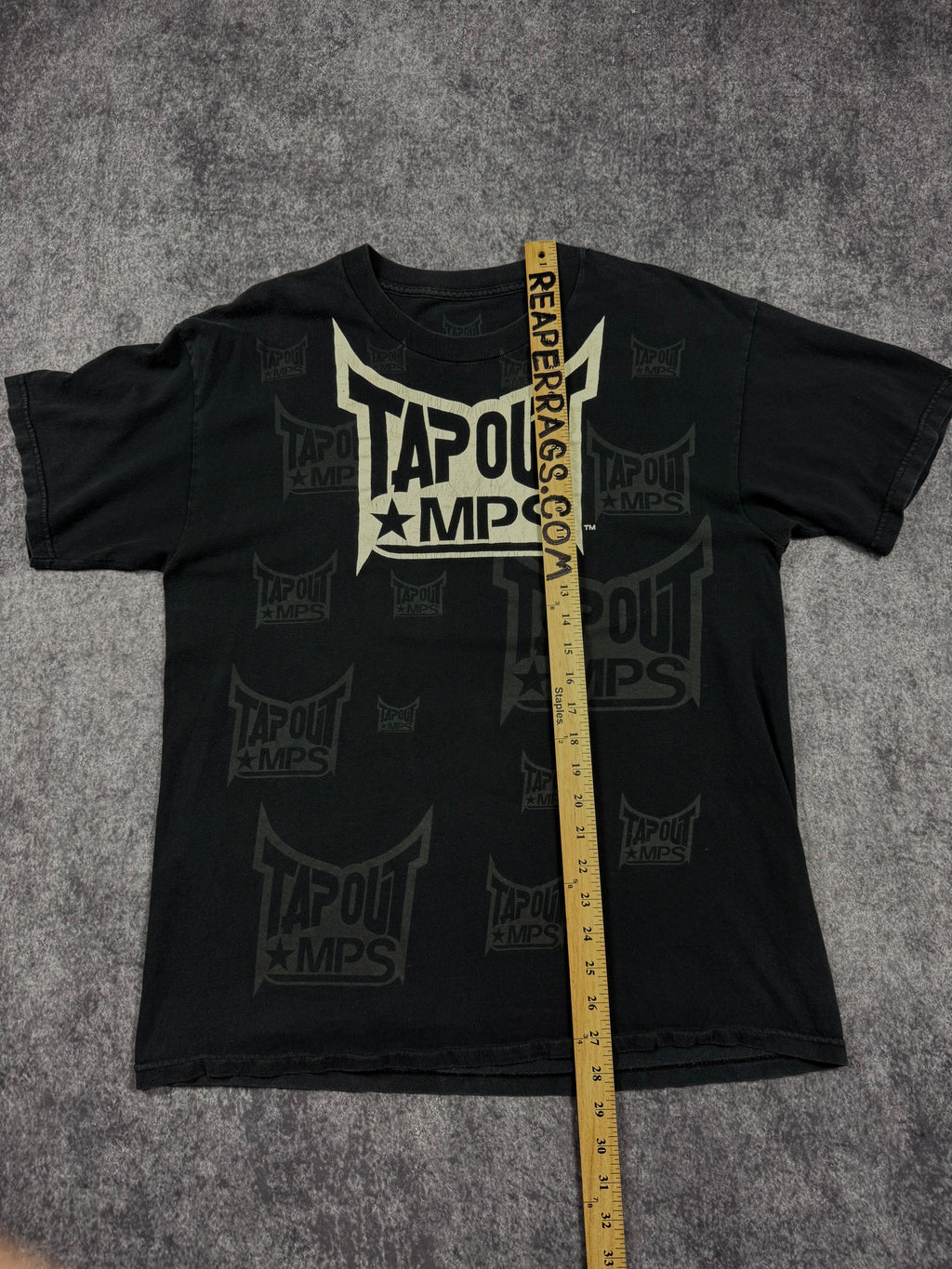 (rare) 2000s tapout shirt (L)