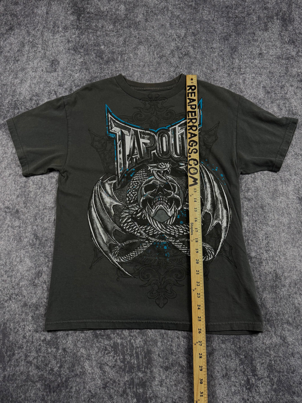 (rare) 2000s tapout shirt (S)