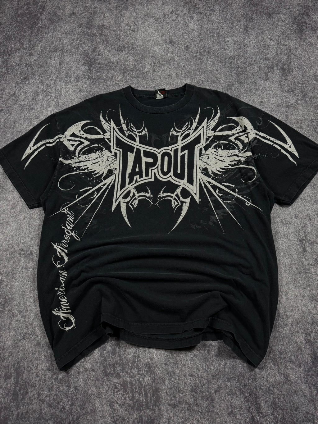 (rare) 2000s tapout shirt (XL)