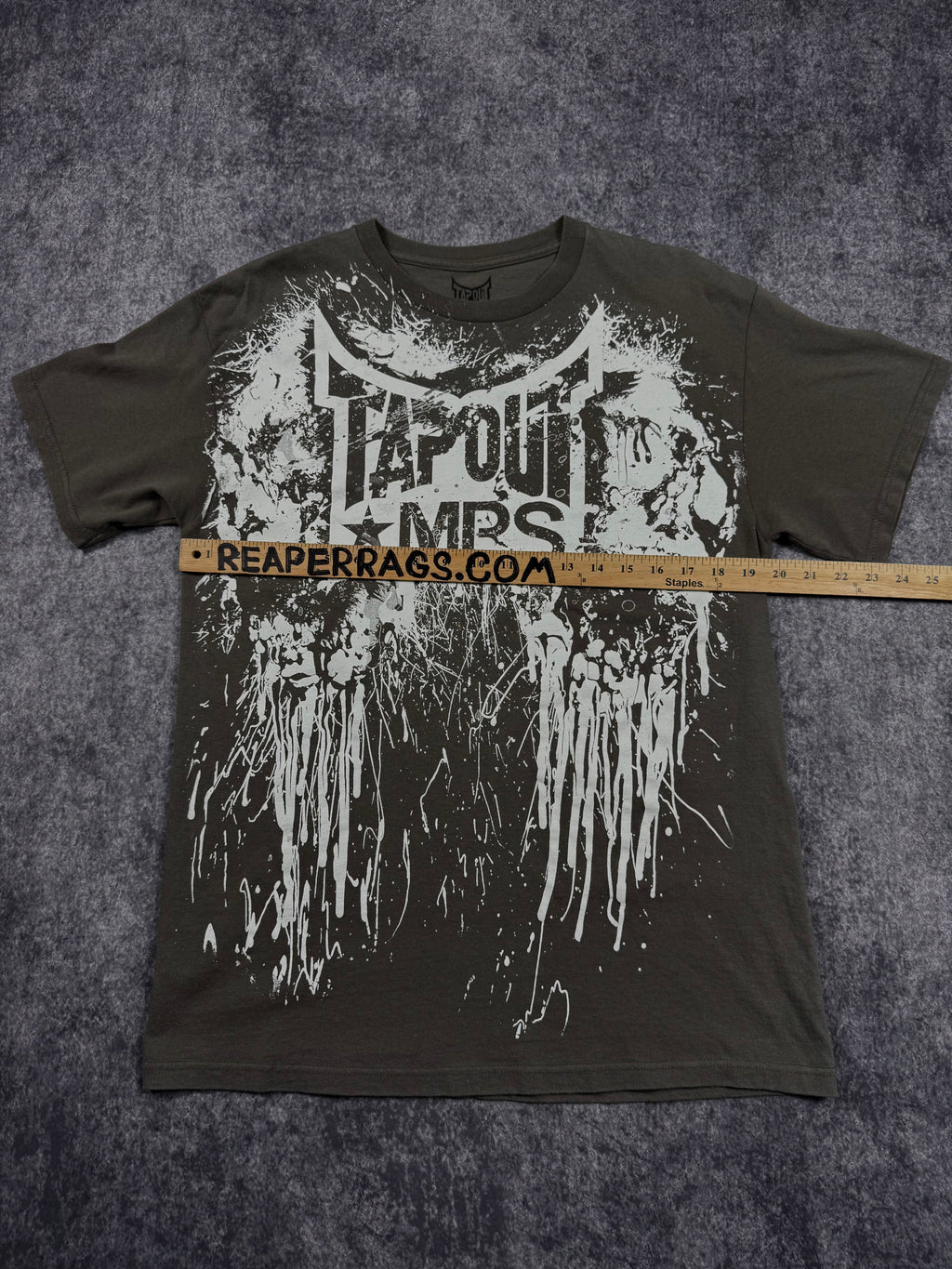 (rare) 2000s tapout shirt (M)