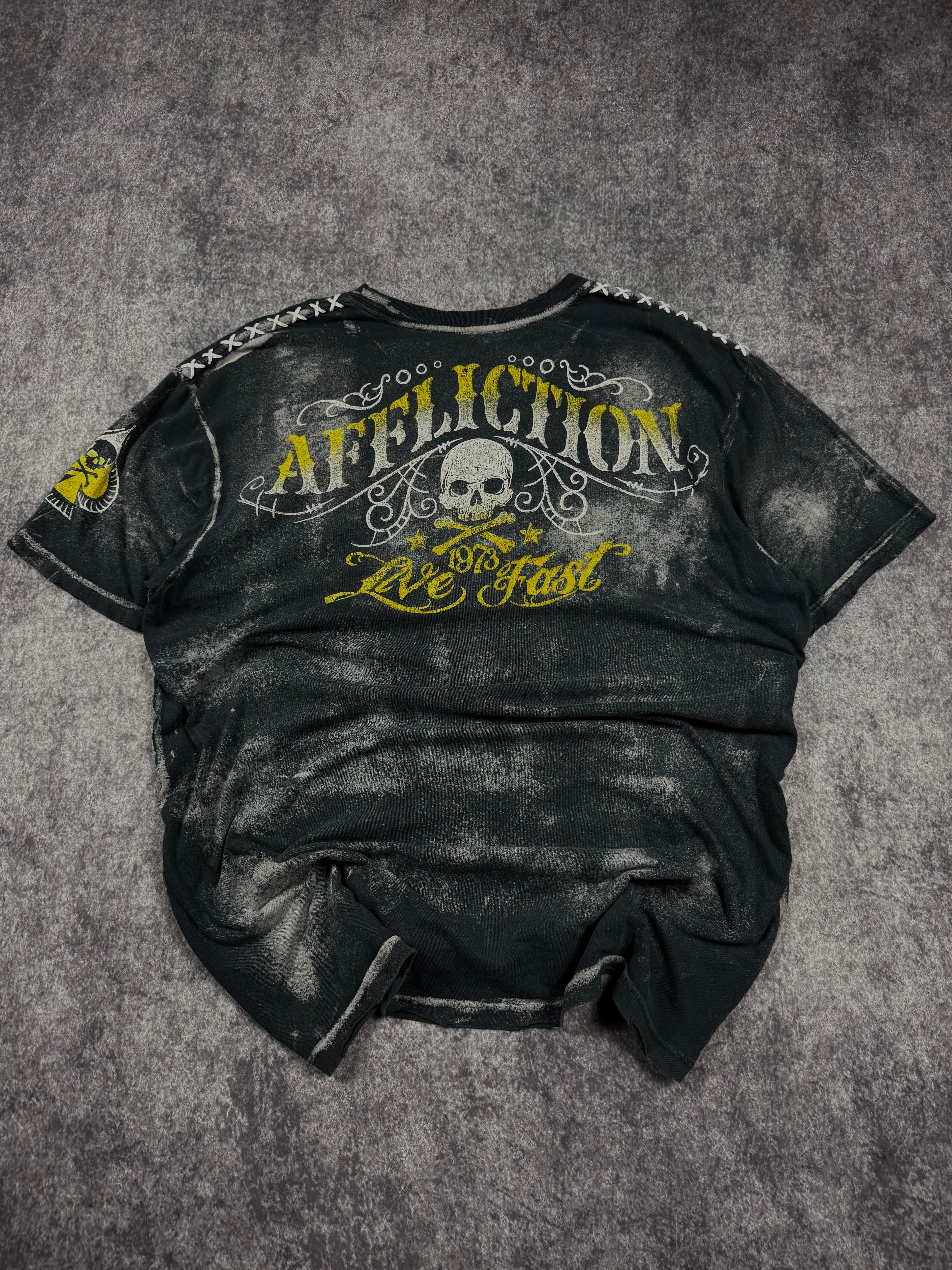 2000s affliction shirt (XL)