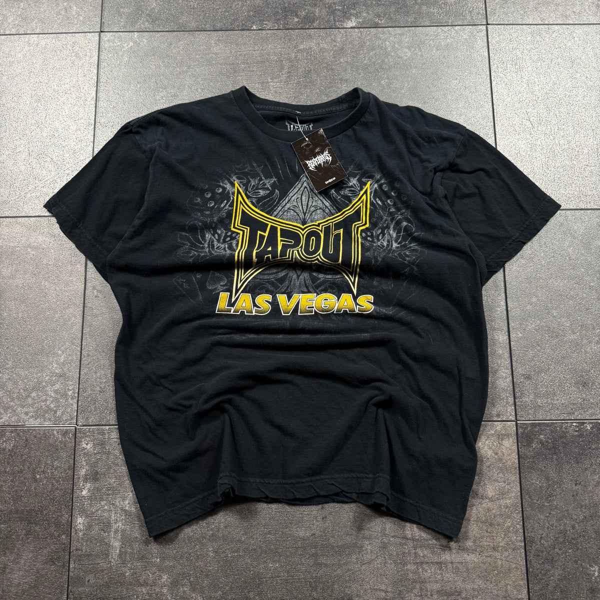 2000s Tapout Shirt (L)