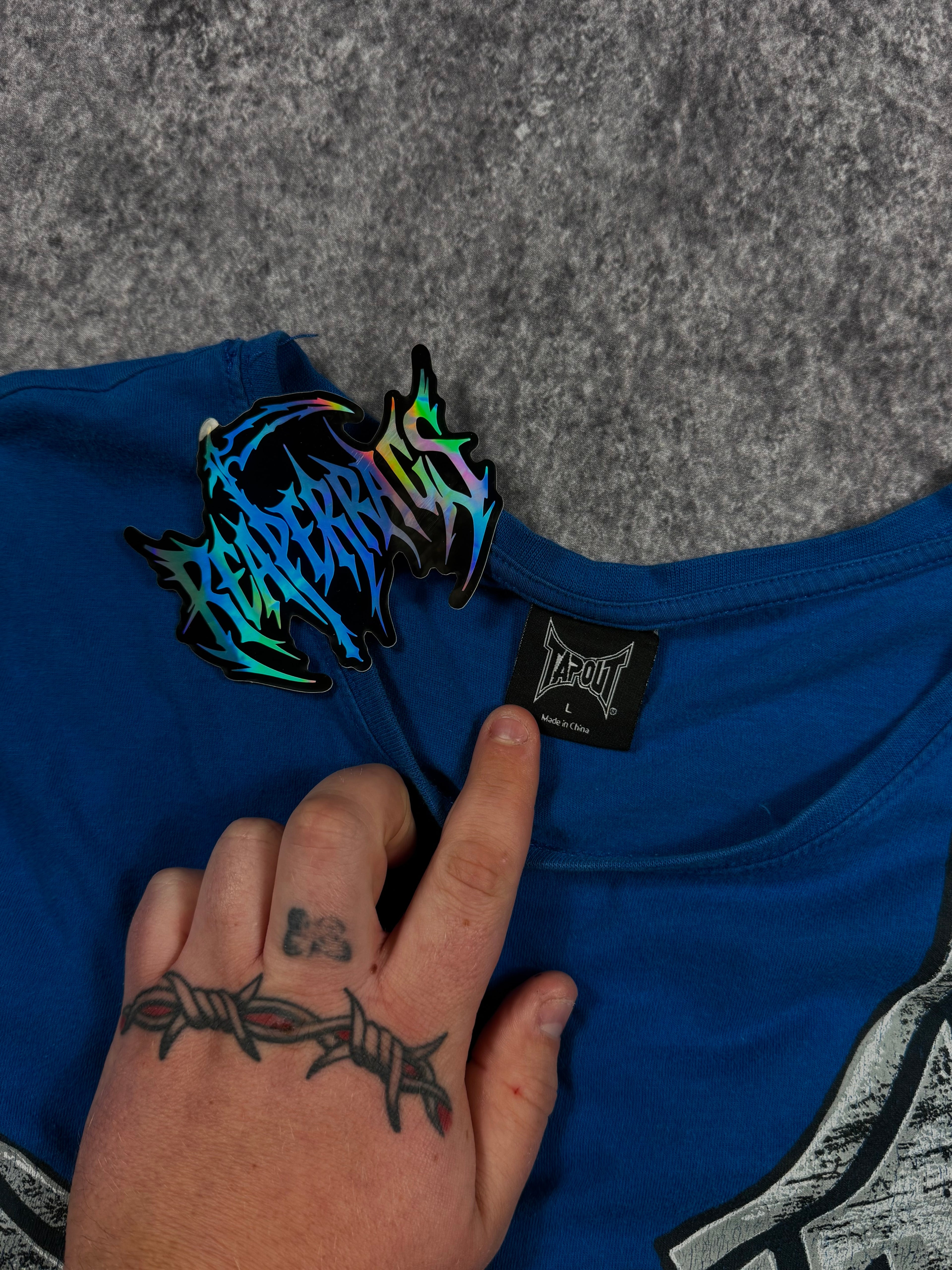 2000s tapout shirt (L)