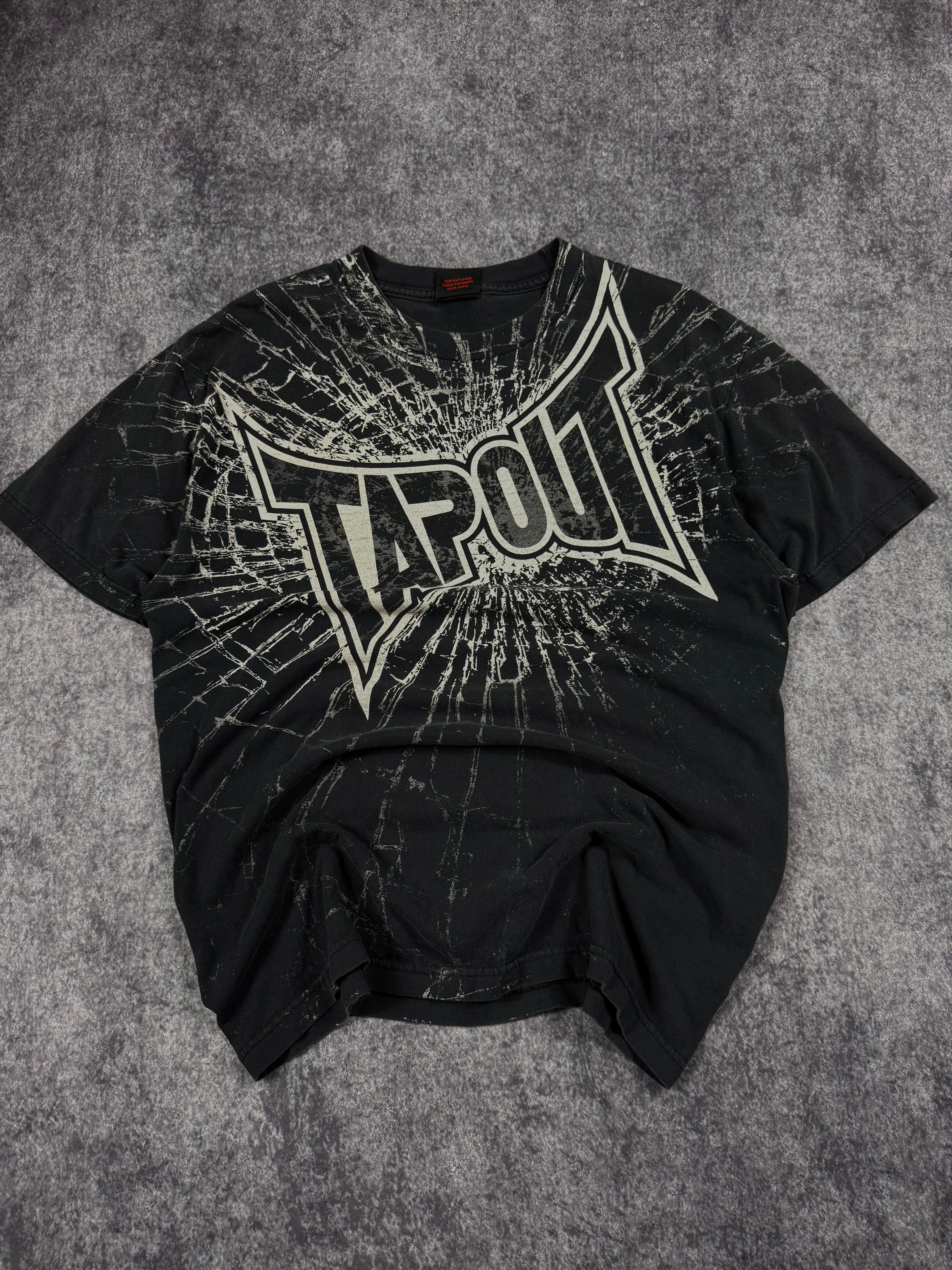 (rare) 2000s tapout shirt (L)