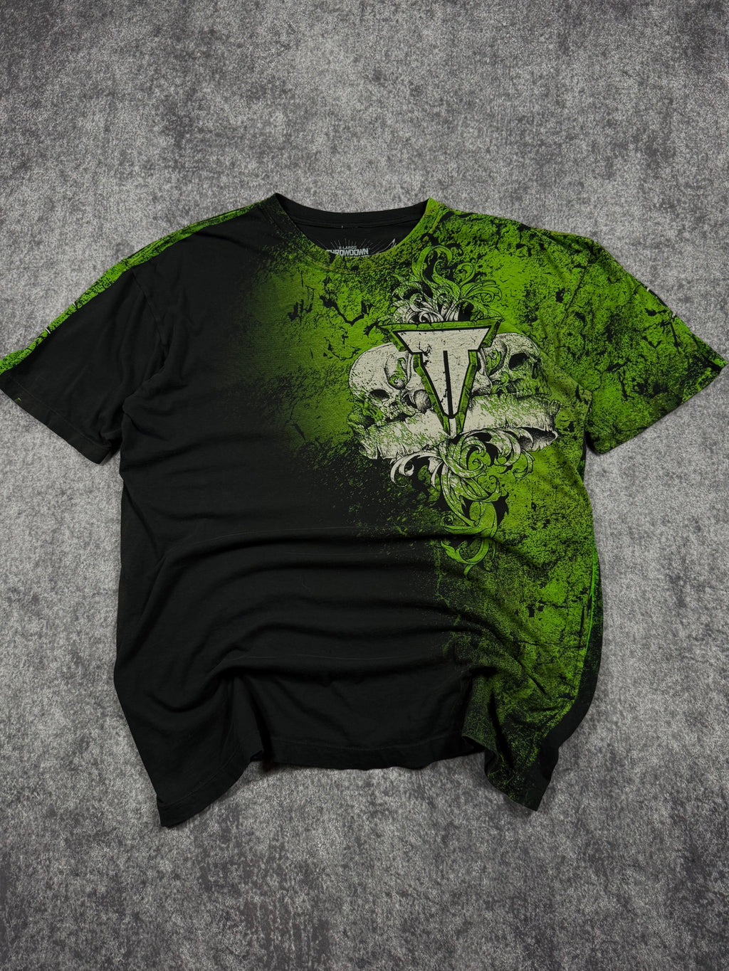 (rare) 2000s throwdown shirt (XL)