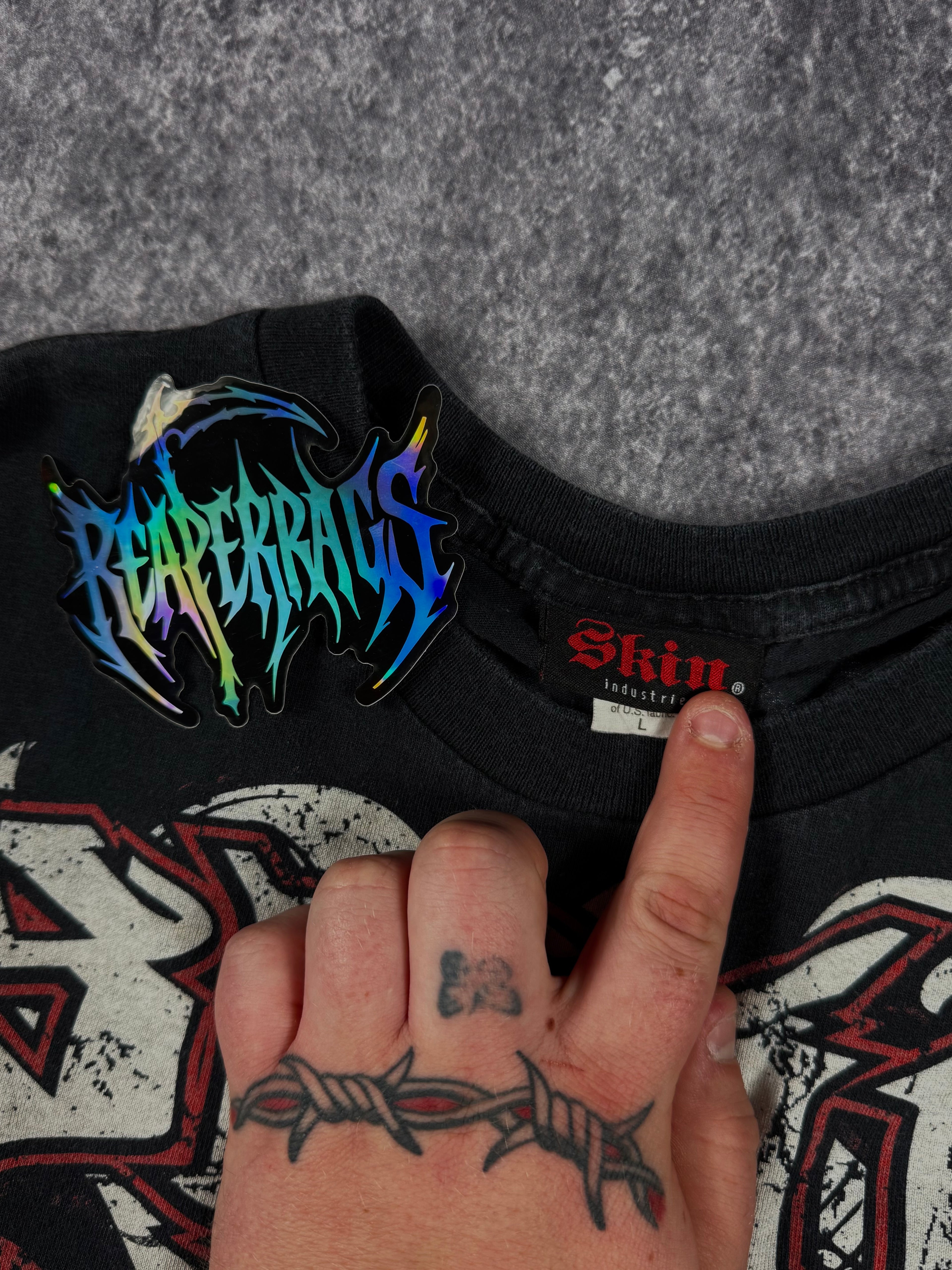 (rare) 2000s skin industries shirt (L)