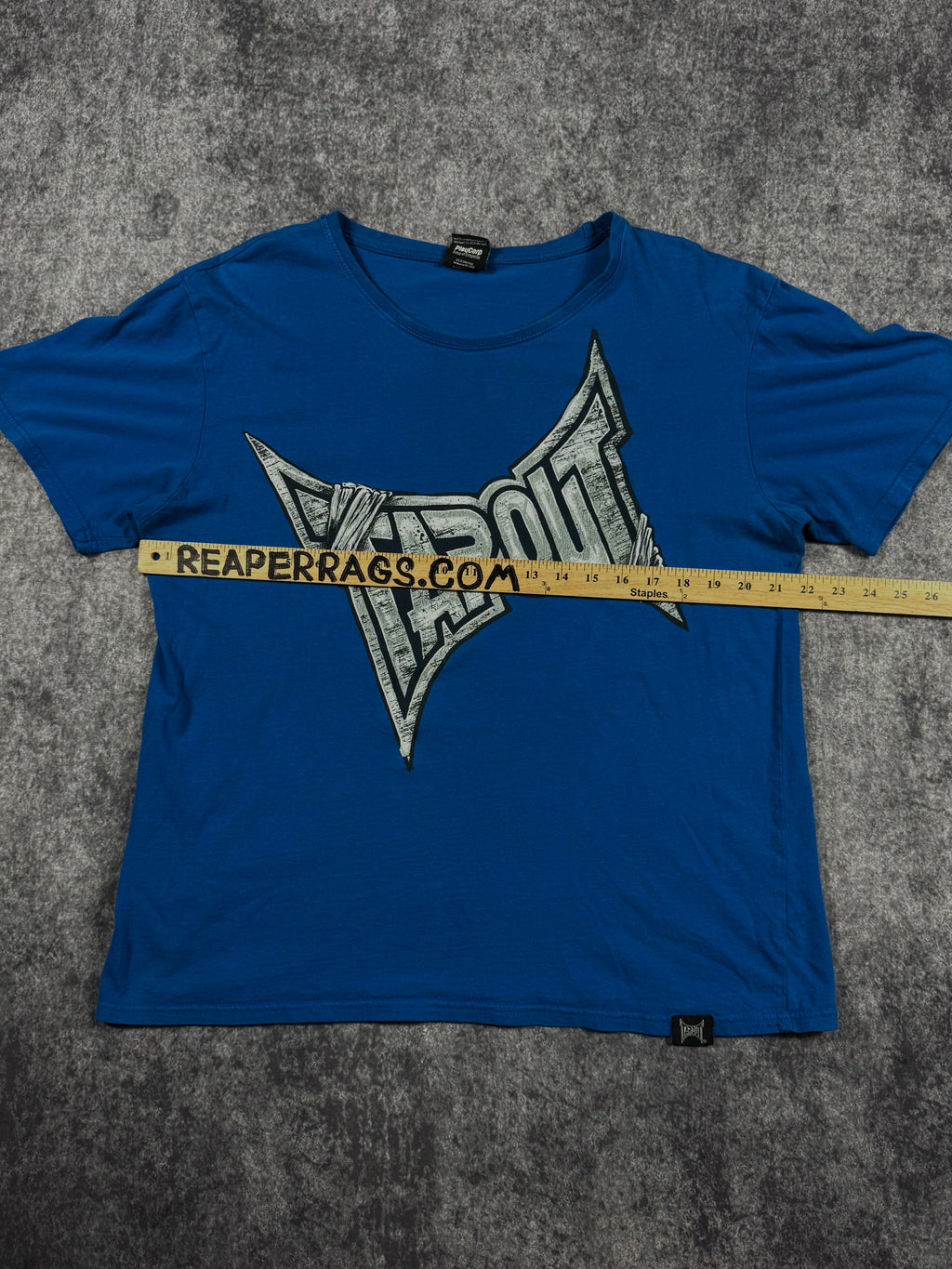 2000s tapout shirt (L)