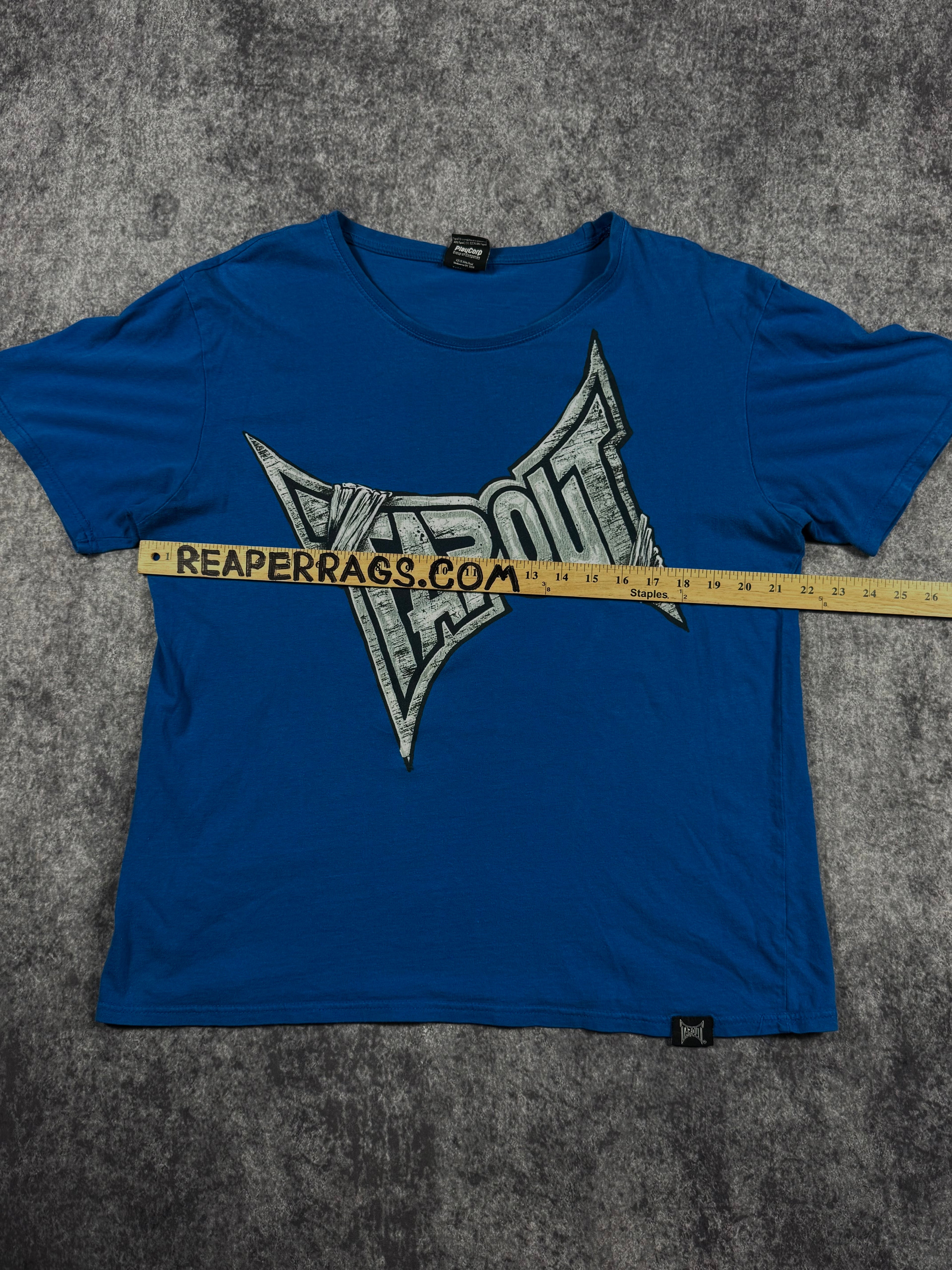 2000s tapout shirt (L)