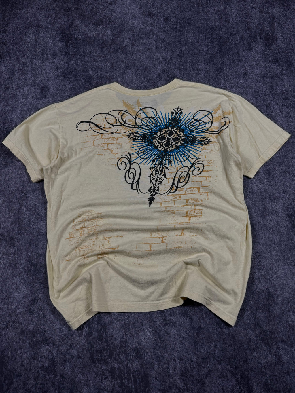 (rare) 2000s carbon black shirt (L)
