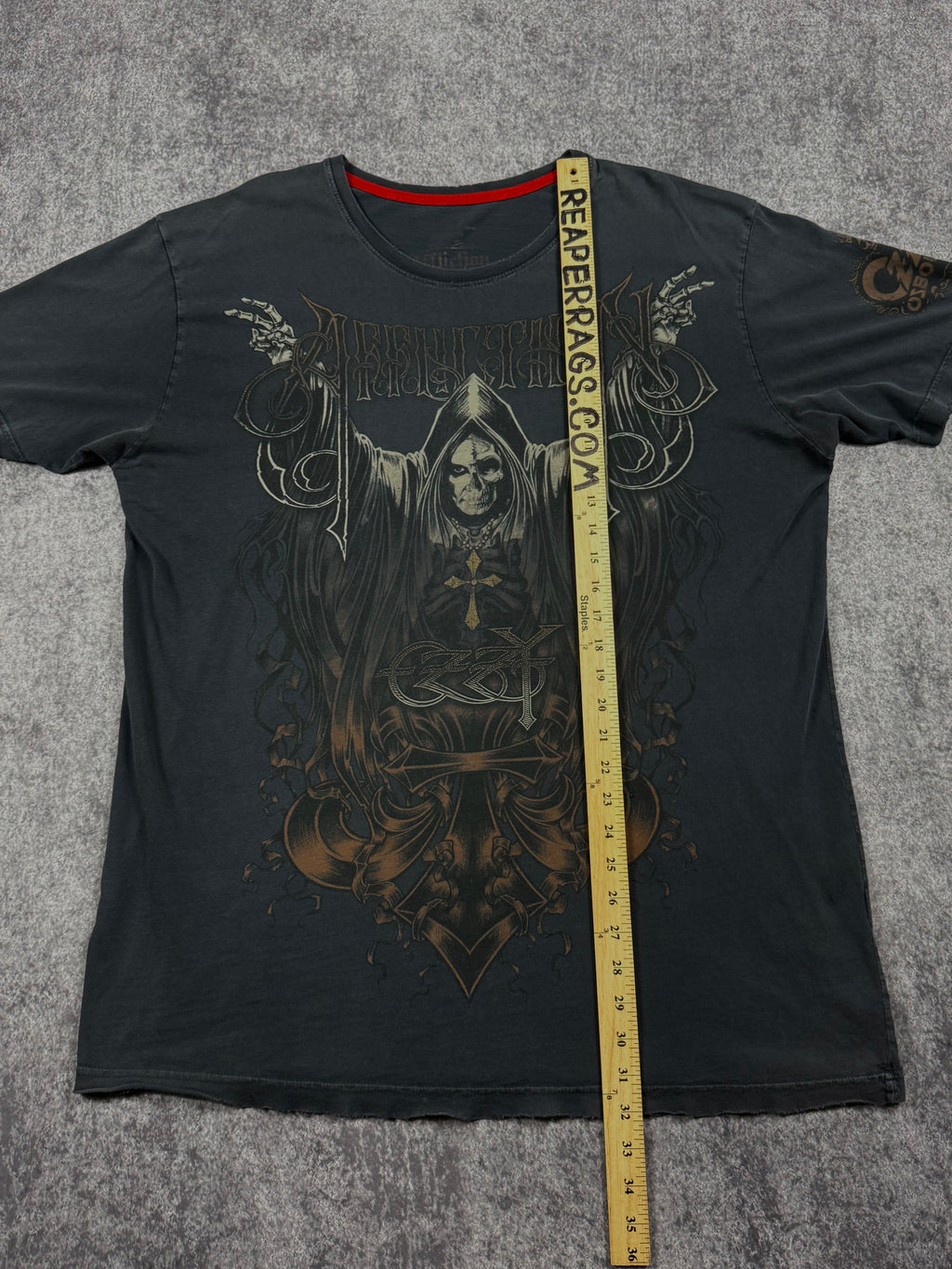 (rare) 2000s affliction x ozzy osborne shirt (XL)