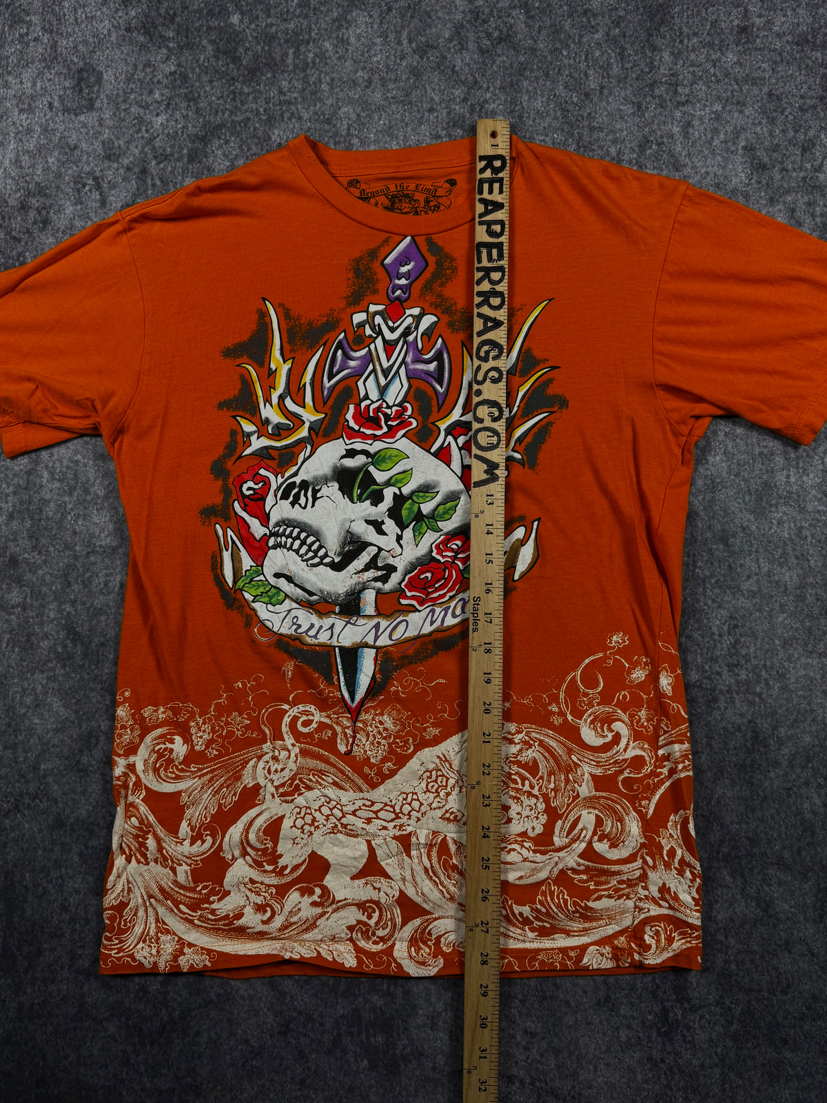 2000s beyond the limit shirt (M)