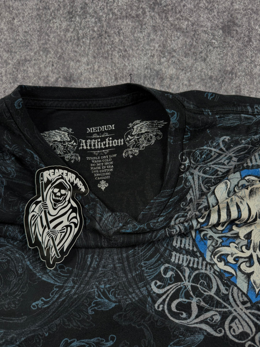 (rare) 2000s affliction shirt (M)