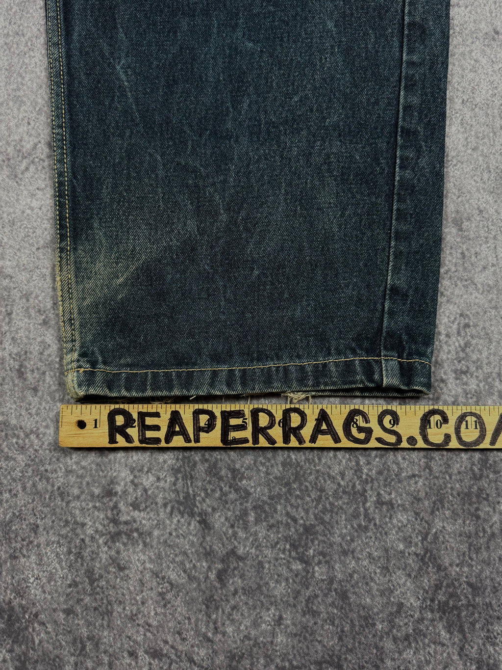 (rare) 2000s southpole gold tab jeans (36x28)