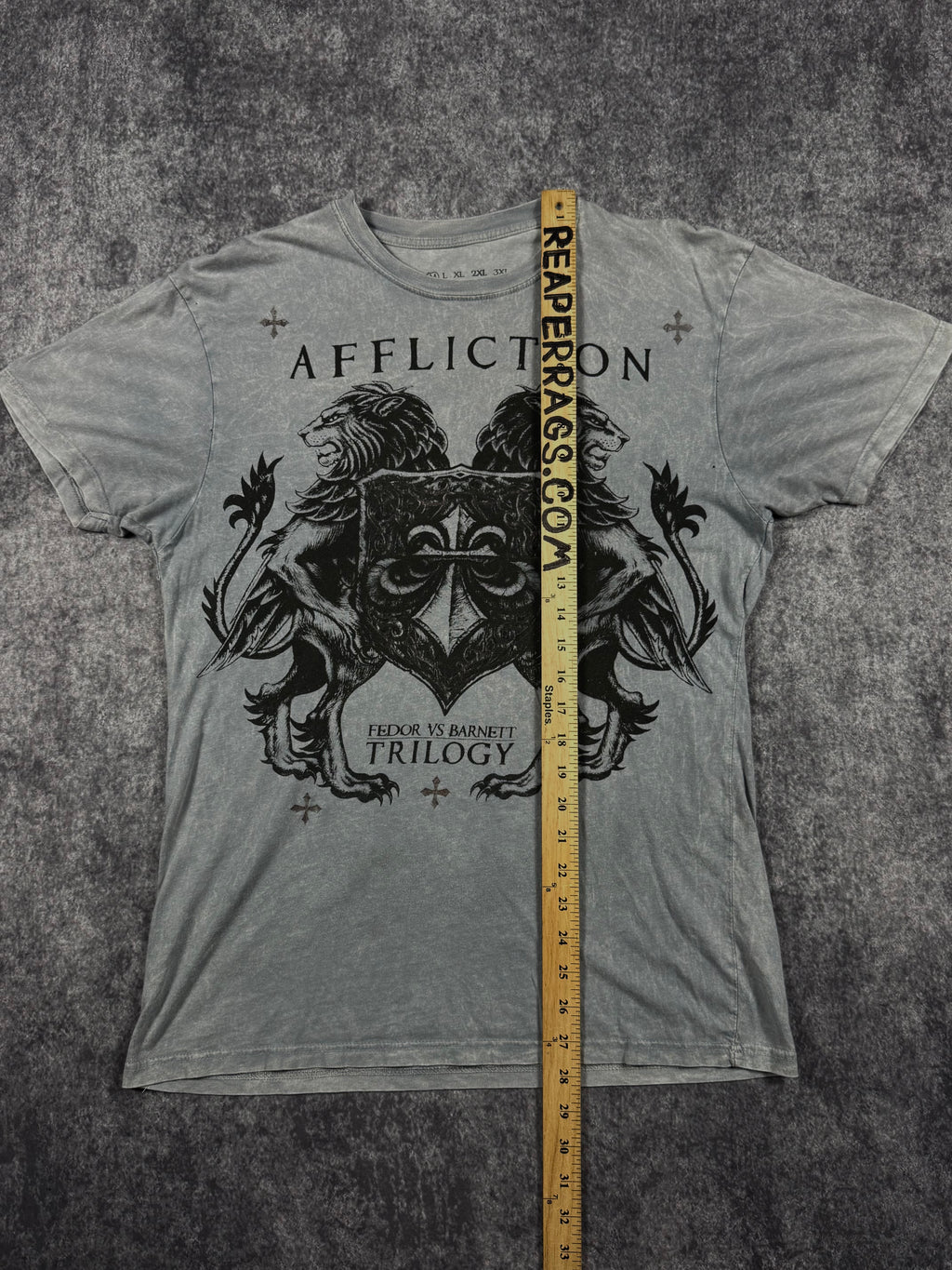 (rare) 2000s affliction x fedor shirt (M)