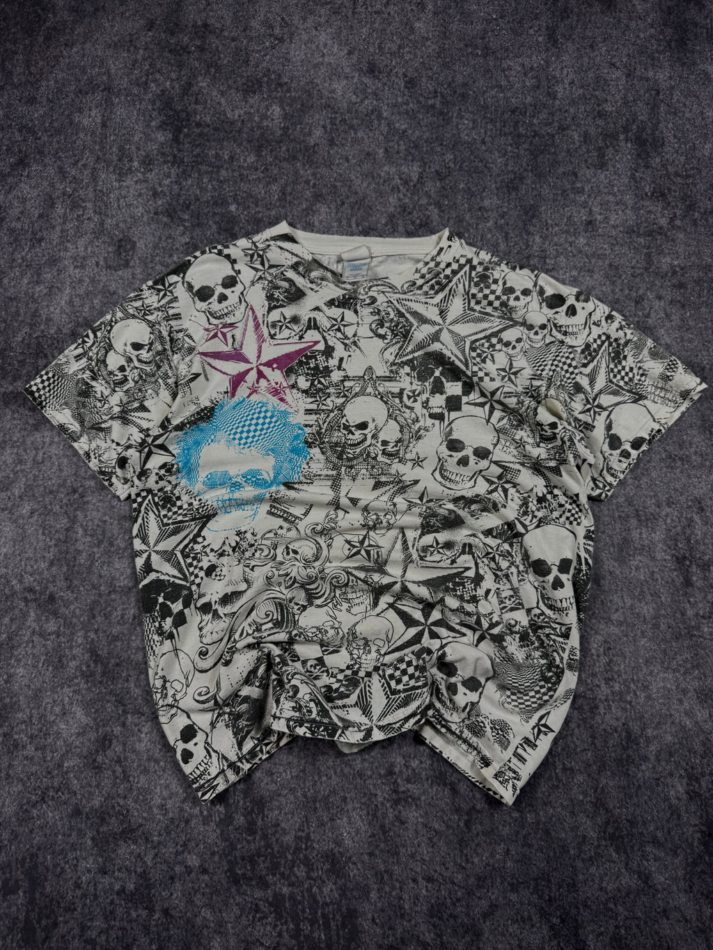 (rare) 2000s skull pile shirt (L)